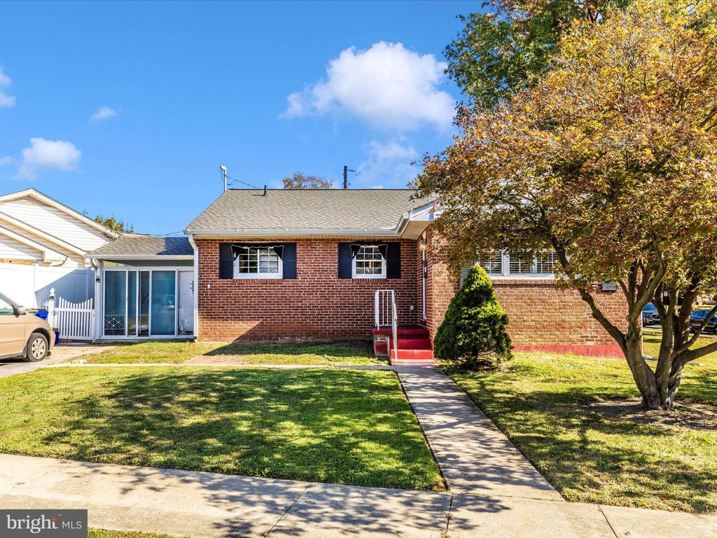 Photo of 800 Young Place, FREDERICK, MD 21702 (MLS # MDFR2072186)