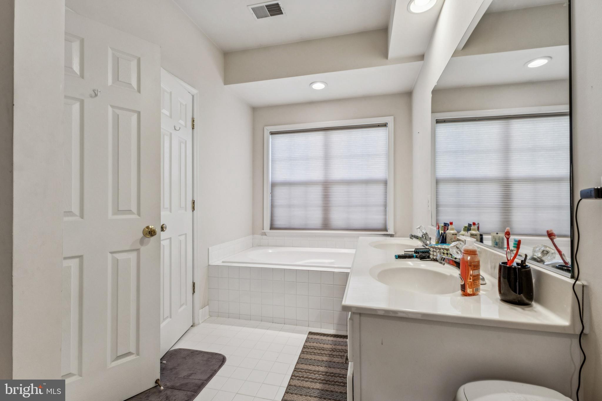 EDWARDS LANDING - Residential