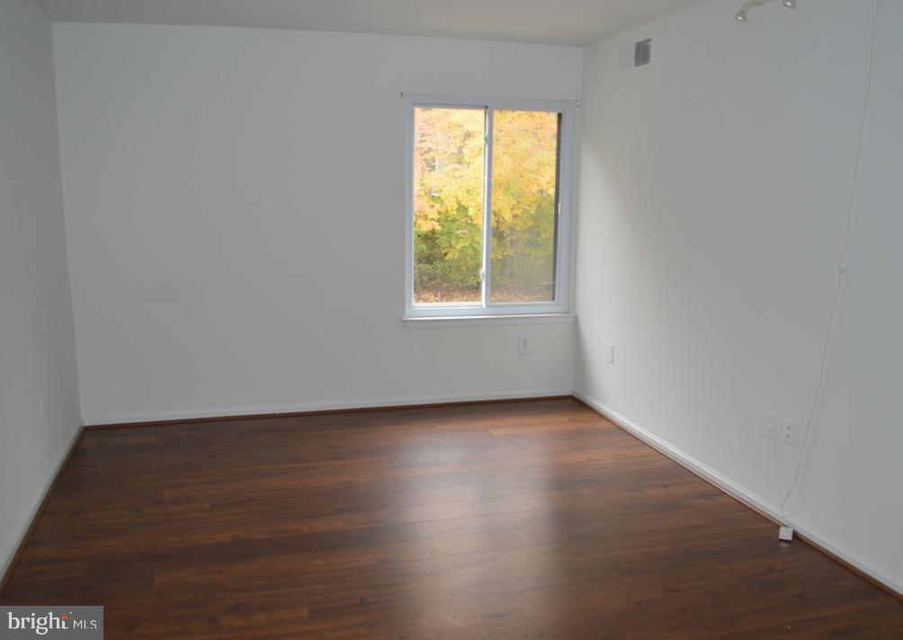 HAWTHORNE VILLAGE - Residential