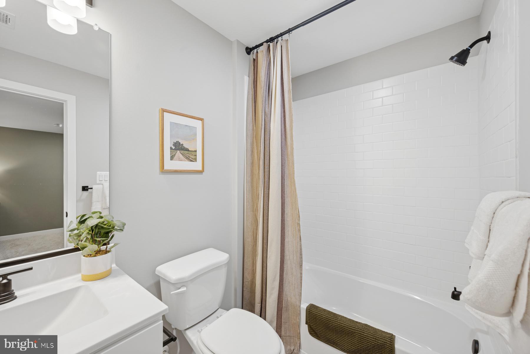 HUNTWELL WEST - Residential