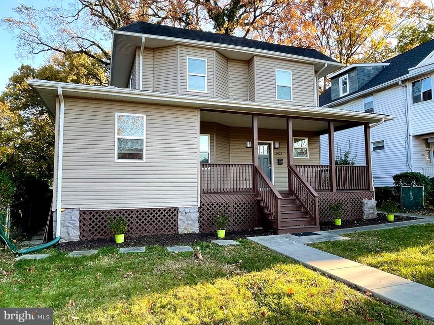 PRICE REDUCED.

YOUR OWN INDIVIDUAL PRIVATE DRIVEWAY/PARKING IN THE REAR: Bright and Airy 5 Bedroom, 3 full bath home available in the popular Forest Park! Almost 2800 total finished square feet home has been upgraded. It offers an open floor concept from the moment you step into the entrance. The Living room and Dining room flow effortlessly into the Kitchen area. The updated Kitchen offers Granite countertops and breakfast nook area, Stainless Steel appliances, and Recessed Lights. New Luxury vinyl planks flooring throughout the main floor common areas. There are 2 bedrooms on the main floor and  a full bath accessible en-suite to a large room that can also be used as a 1st floor primary bedroom. Owner's Main bedroom upstairs has Ensuite Bath with Shower and a separate shower combo and upgraded Kohler fittings. There are 2 other bedrooms on the 2nd floor with a hall bath. The finished Lower Level offers a plethora of possibilities to suit your needs... Theater/Exercise, Bonus Bedroom, Studio, Office, or Playroom.
Other features of this property include a recently updated roof, HVAC, and water heater; fresh Sherwin-Williams Paint throughout; a front maintenance-free Deck/Porch, a Backyard open for your imagination; and a Private Parking Pad accessible from the alley. Amenities include convenient access to Golf course, Restaurants and Shopping (Moments from Sam’s Club, Shoppers, Chick-fil-A, and many other stores) and Major Access Routes... It's all here... Welcome, Home!