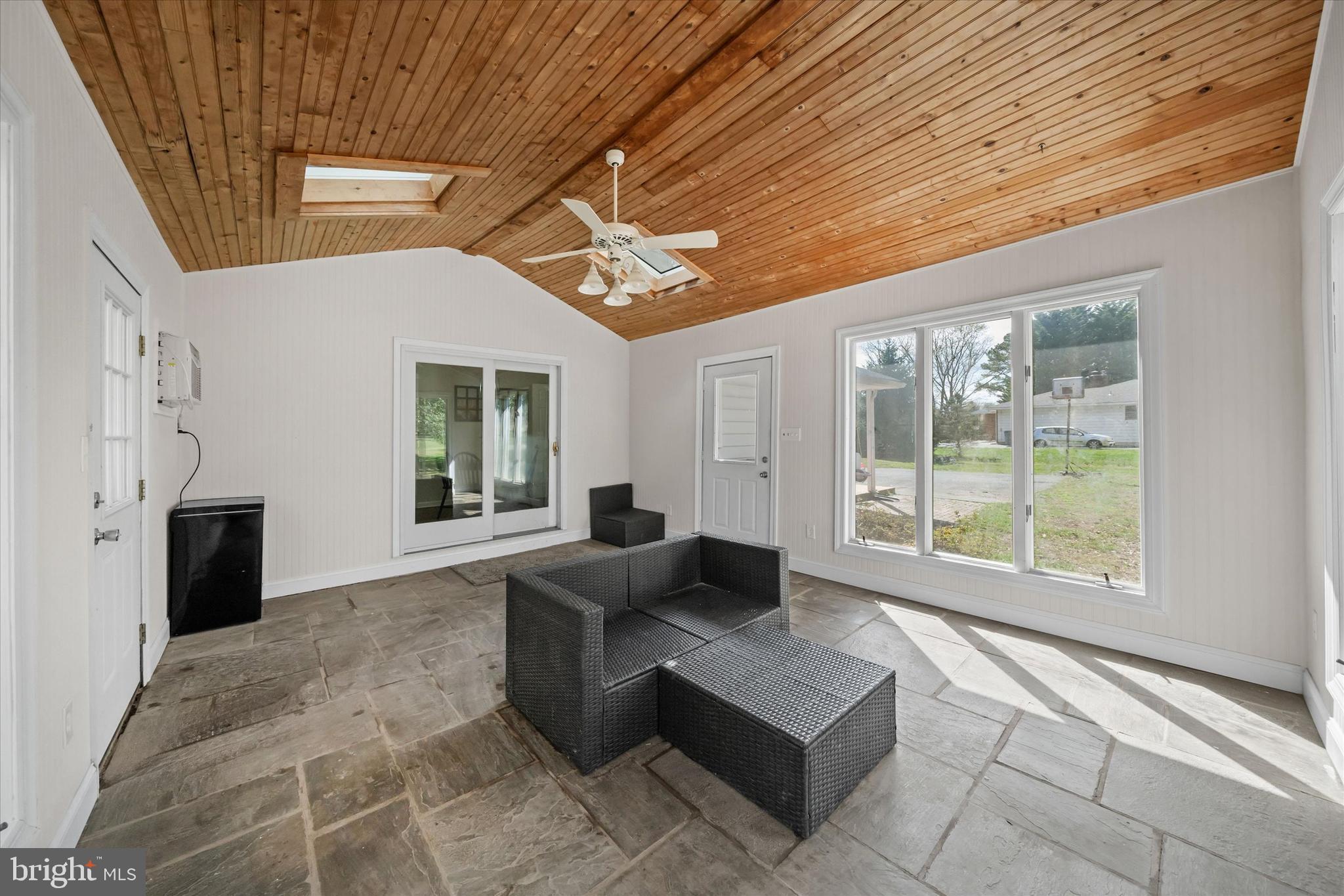 WINDSOR - Residential