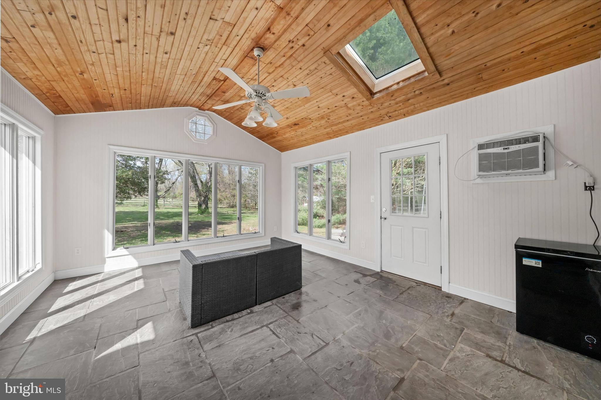 WINDSOR - Residential