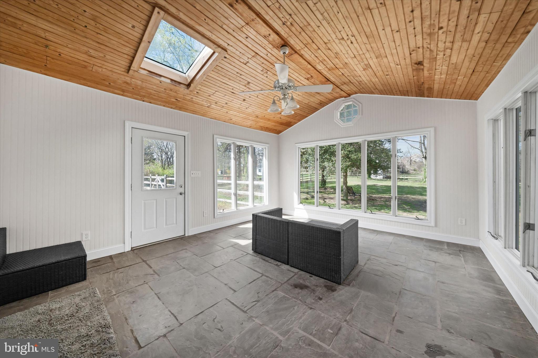 WINDSOR - Residential