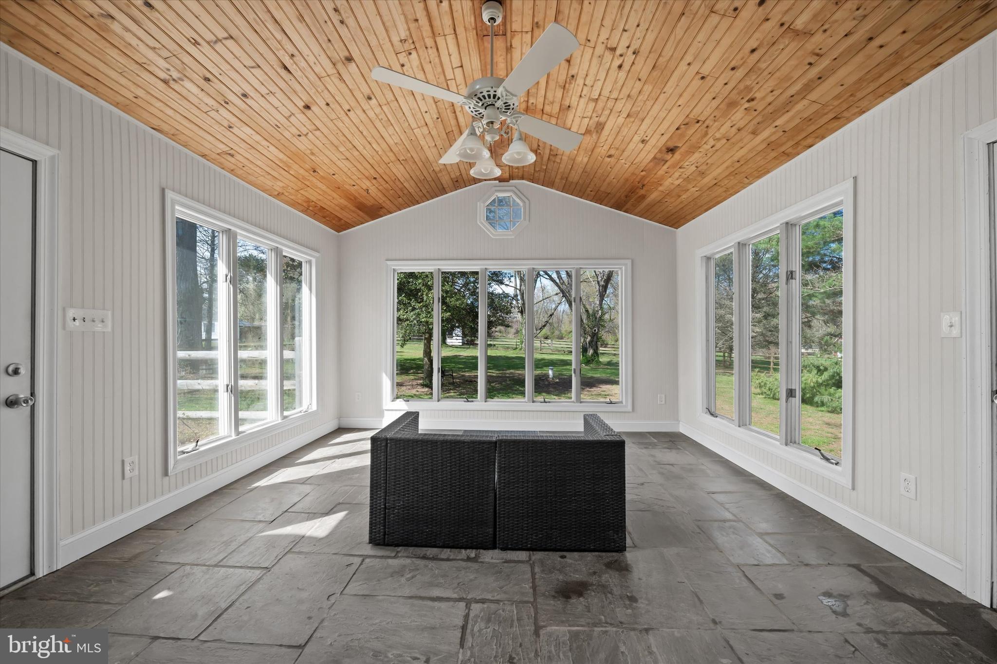 WINDSOR - Residential