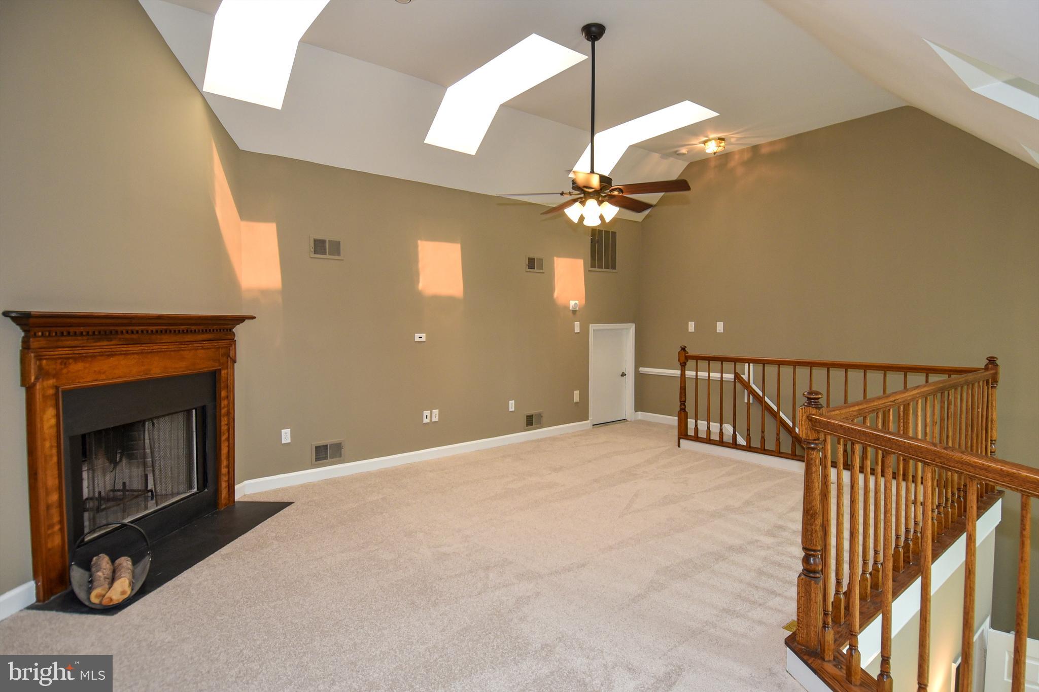 SEVEN OAKS - Residential