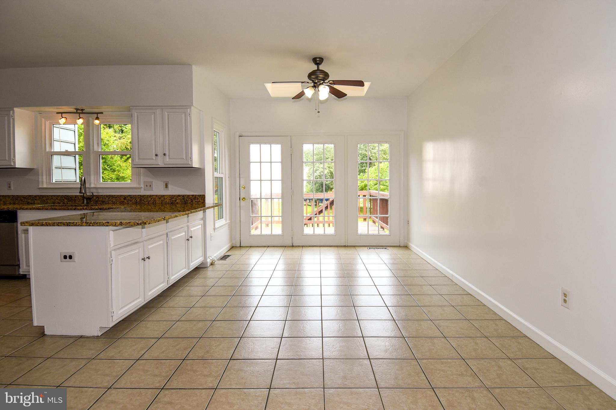 SEVEN OAKS - Residential