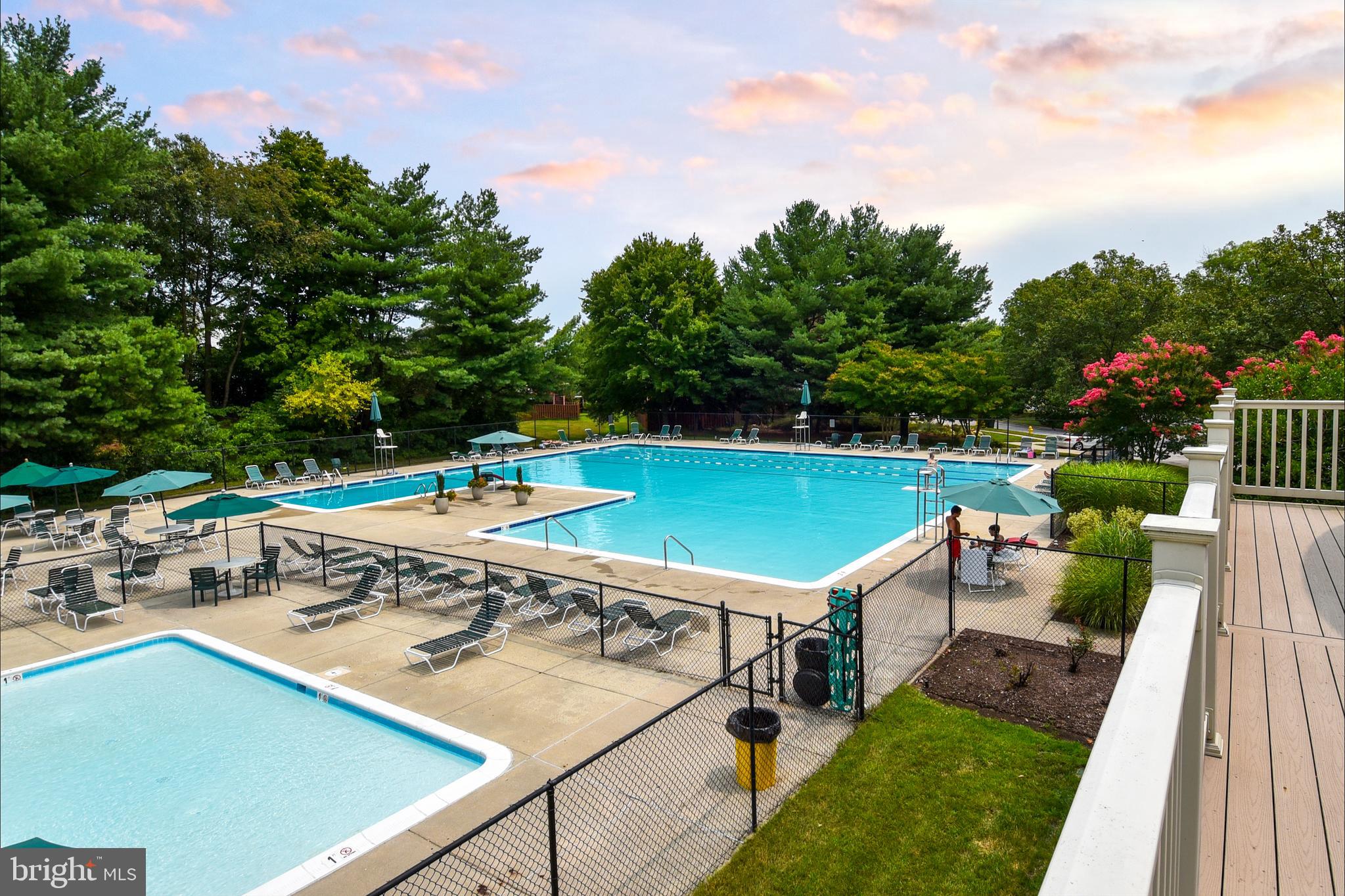 SEVEN OAKS - Residential