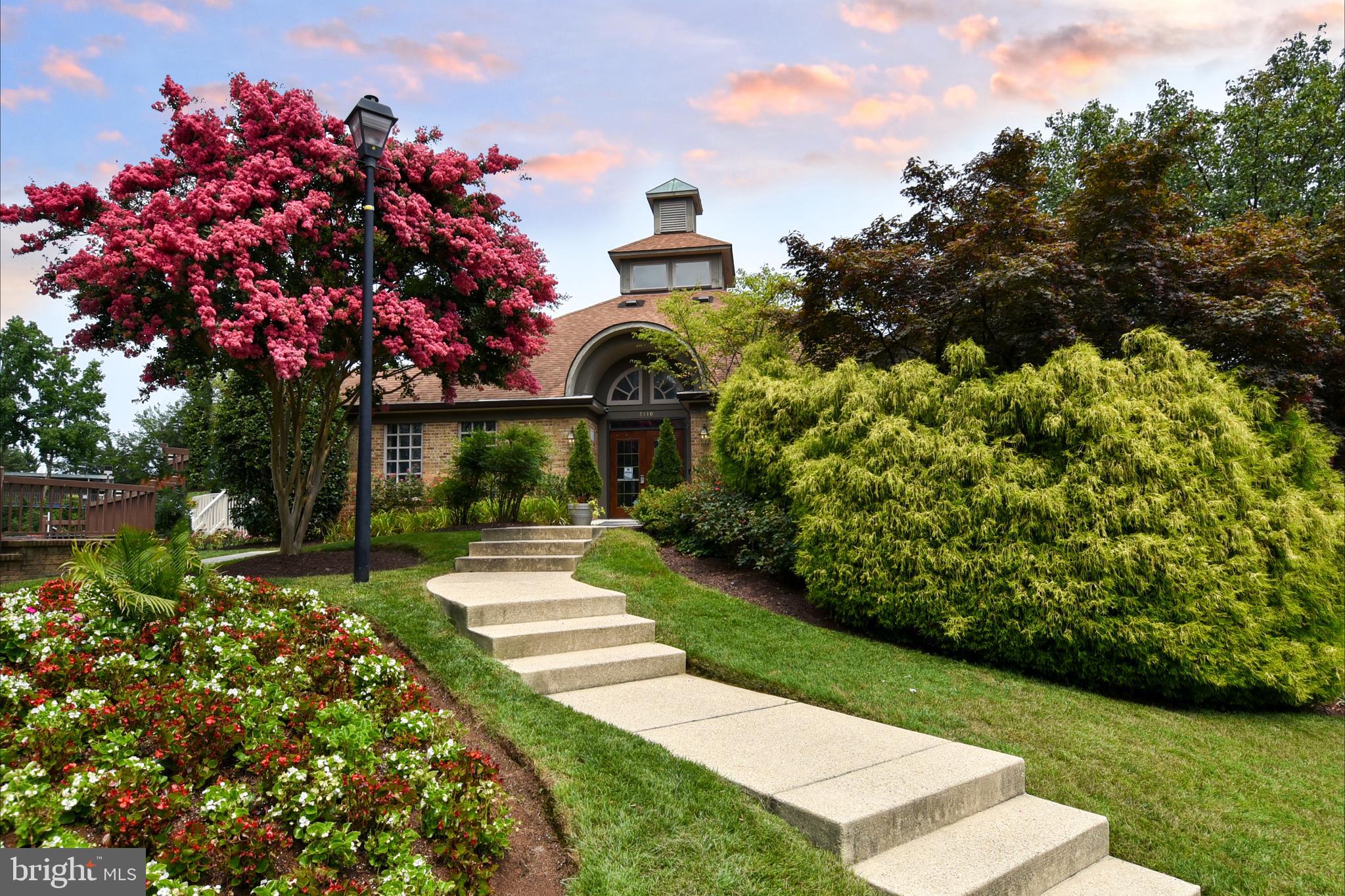 SEVEN OAKS - Residential