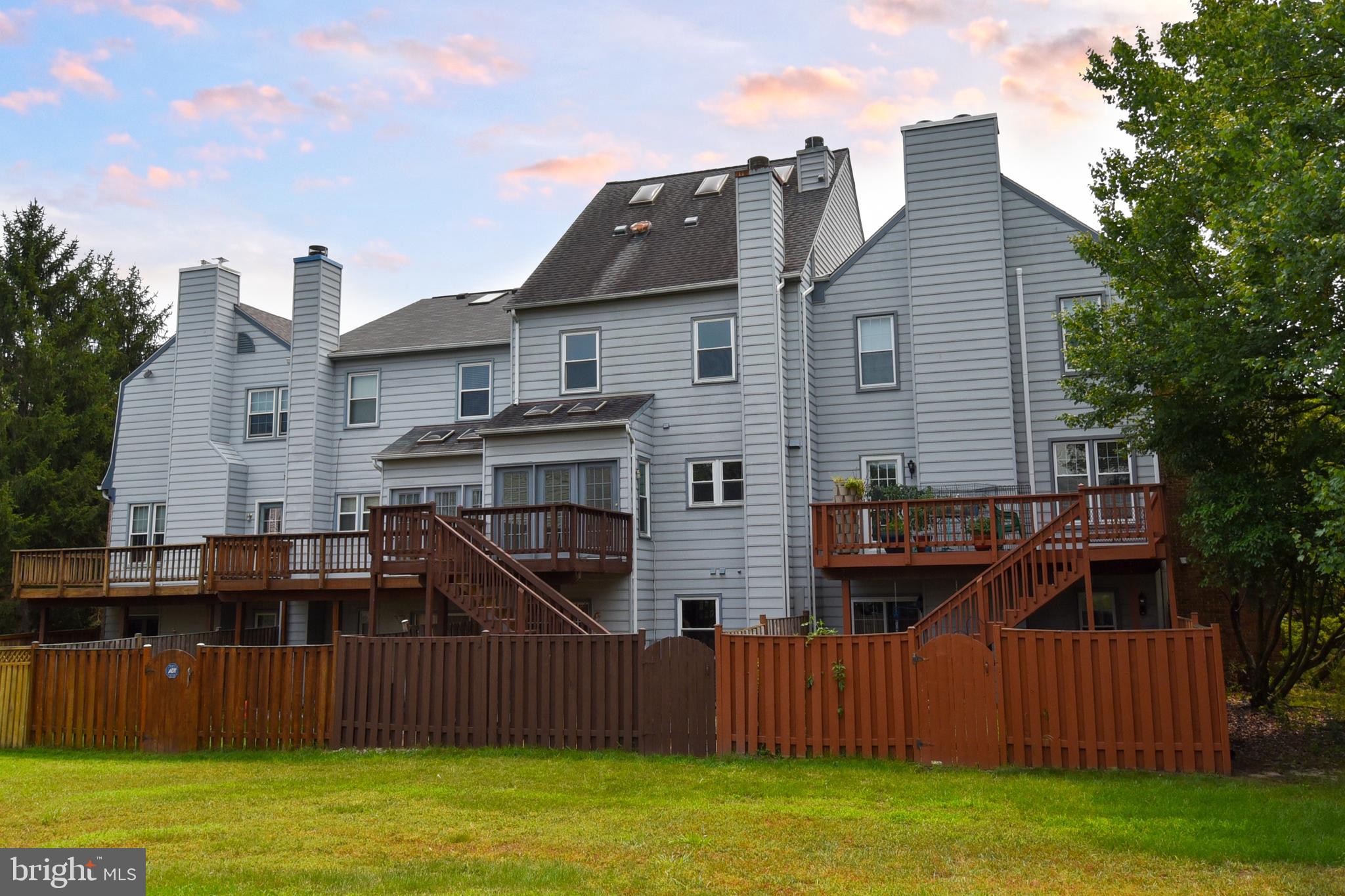 SEVEN OAKS - Residential