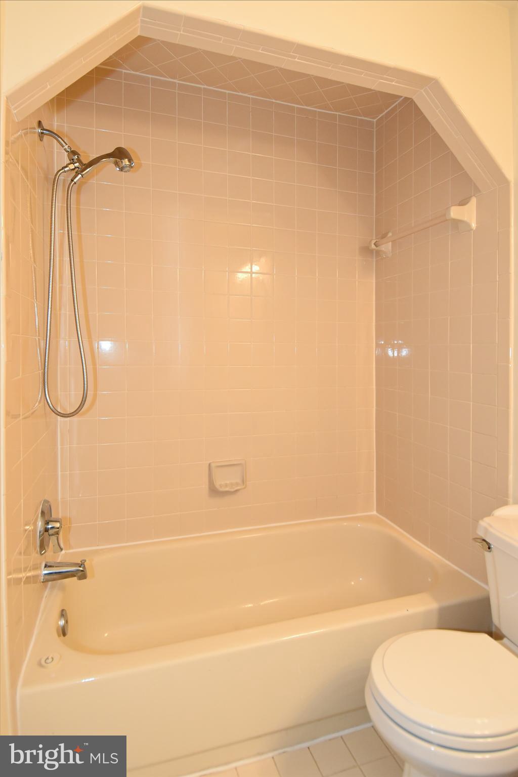 SEVEN OAKS - Residential