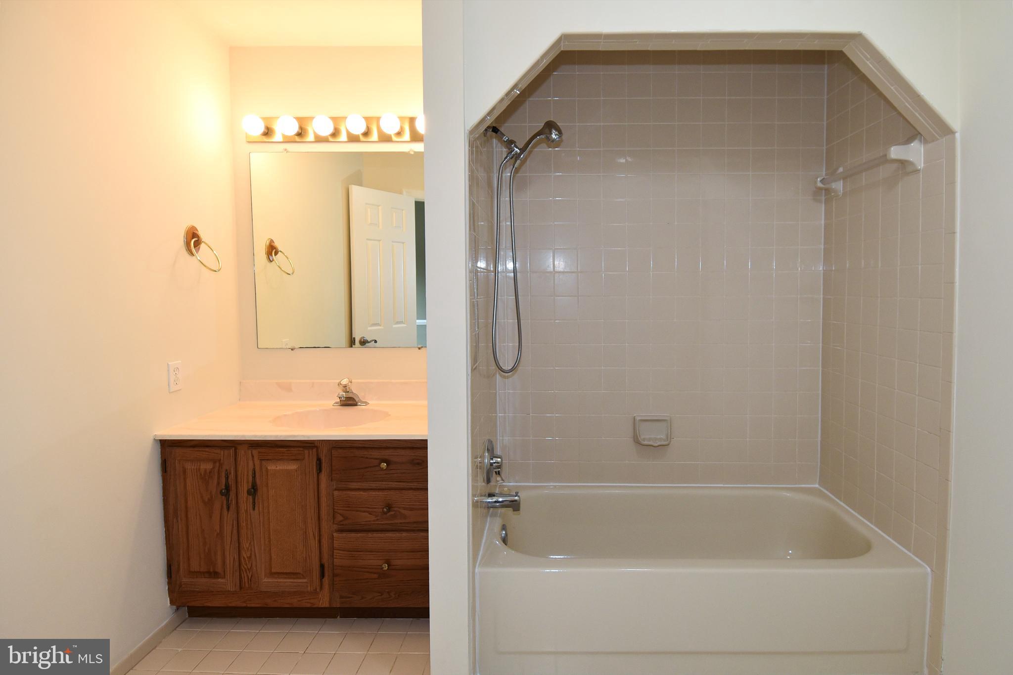 SEVEN OAKS - Residential