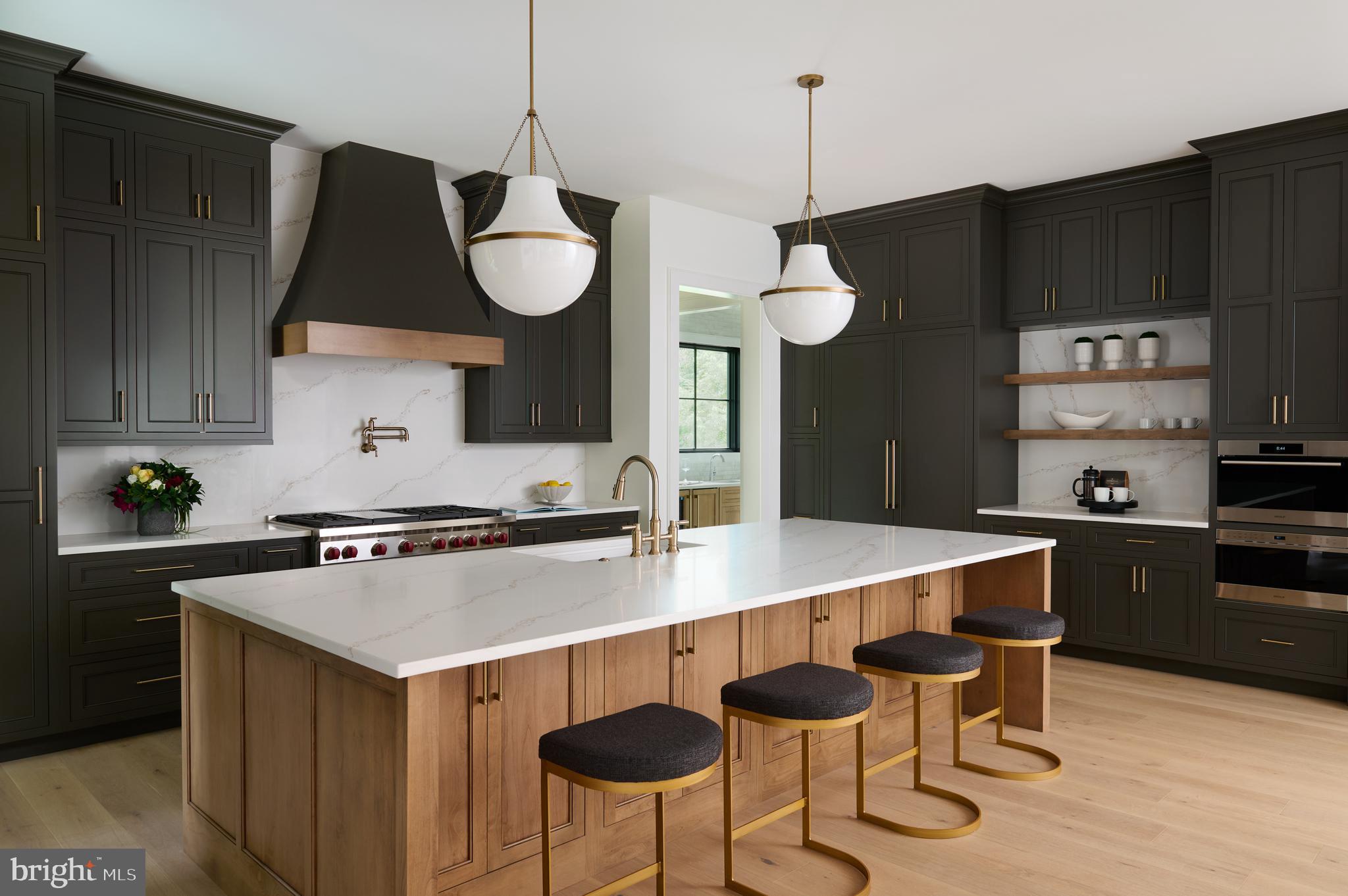 COUNTRY CLUB HILLS - Residential