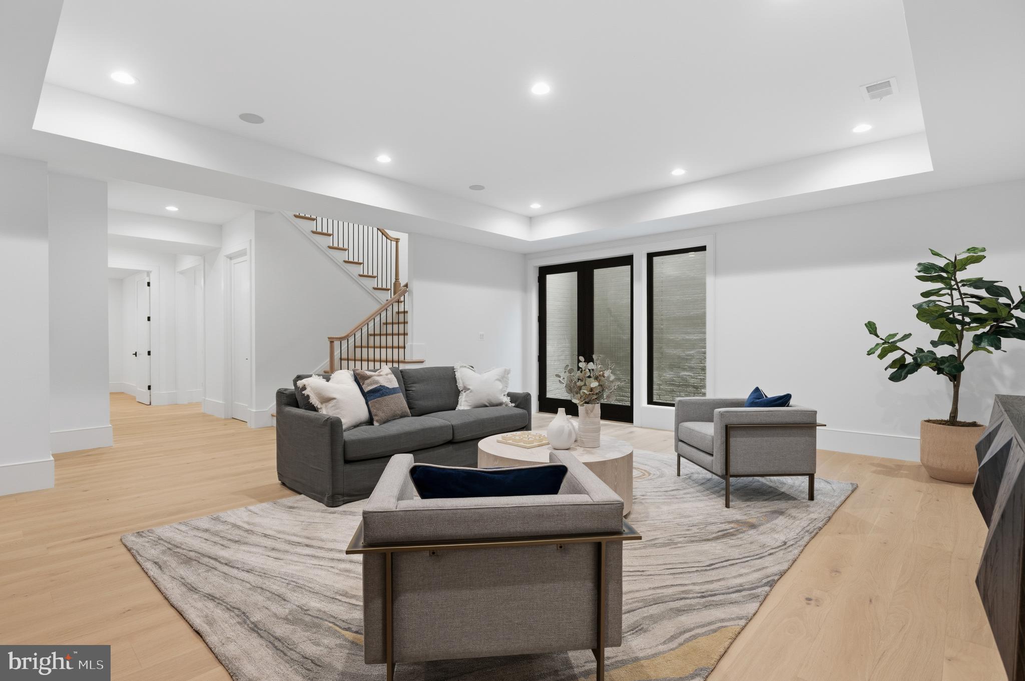 COUNTRY CLUB HILLS - Residential