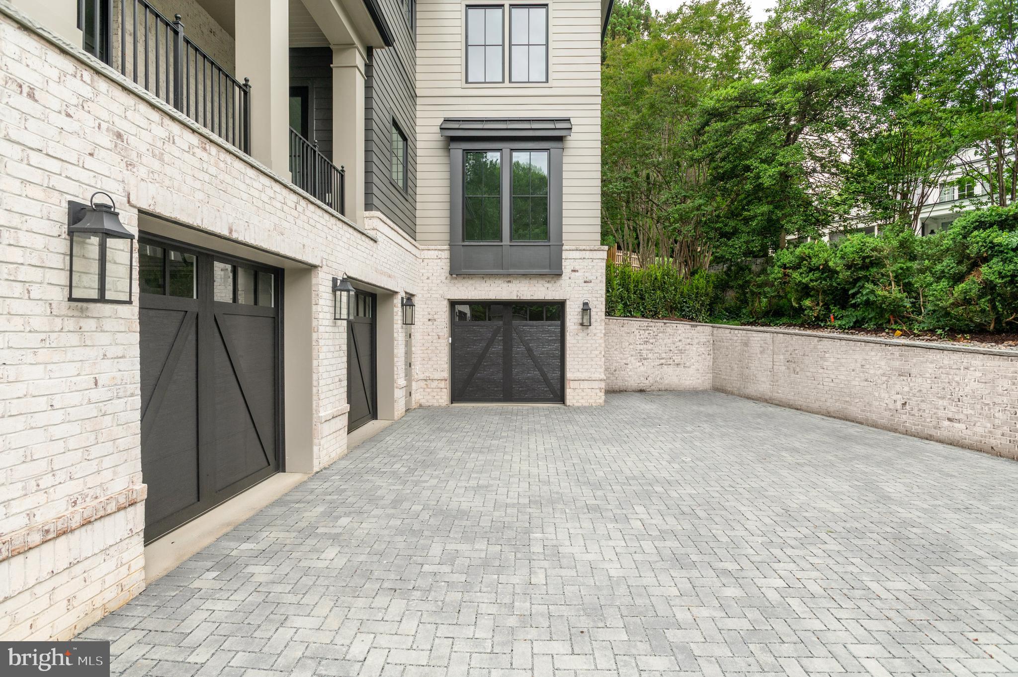 COUNTRY CLUB HILLS - Residential