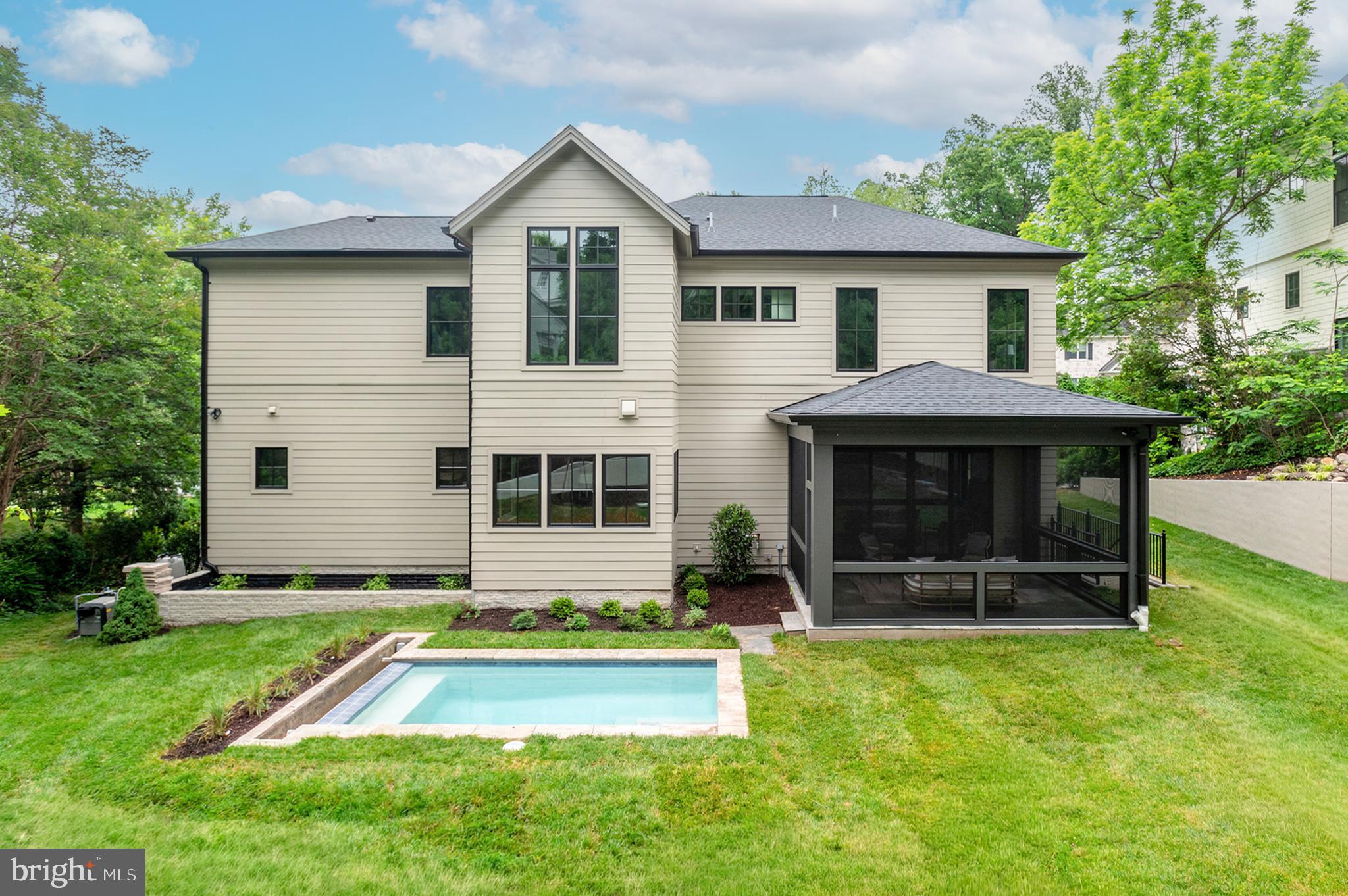 COUNTRY CLUB HILLS - Residential