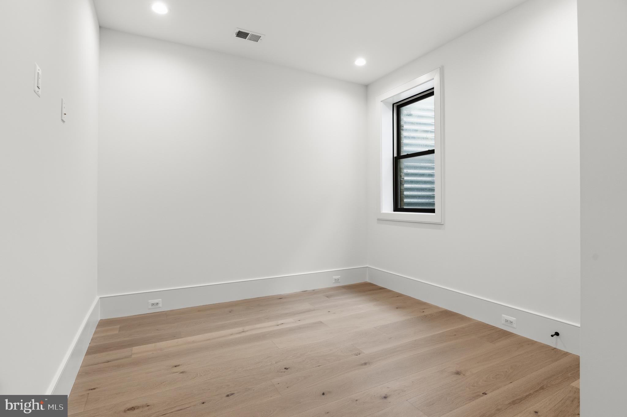 COUNTRY CLUB HILLS - Residential