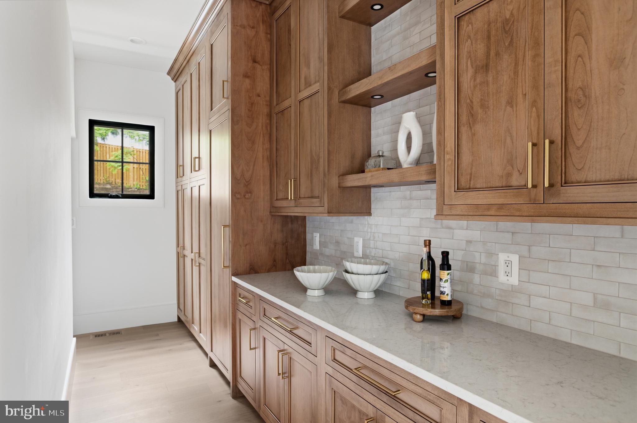 COUNTRY CLUB HILLS - Residential