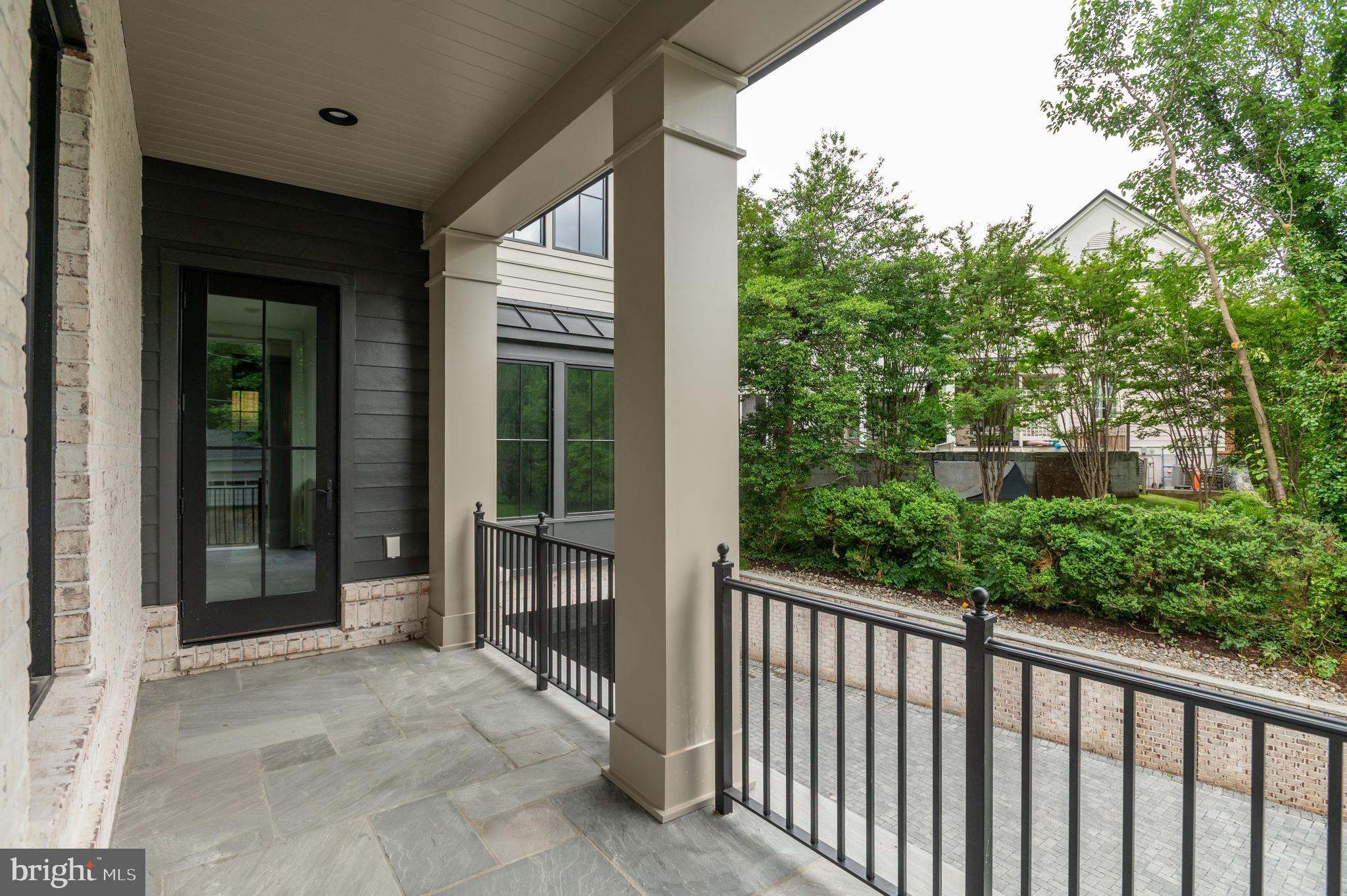 COUNTRY CLUB HILLS - Residential