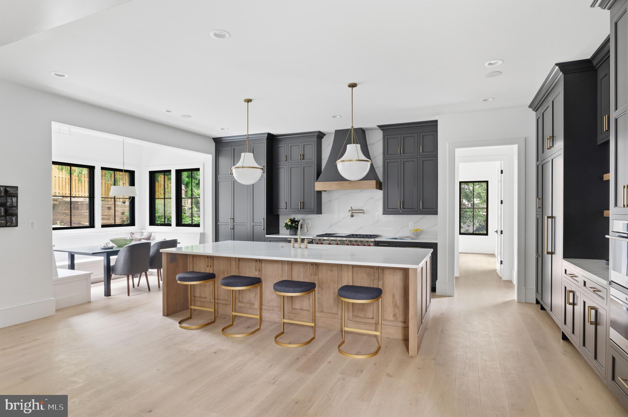 COUNTRY CLUB HILLS - Residential