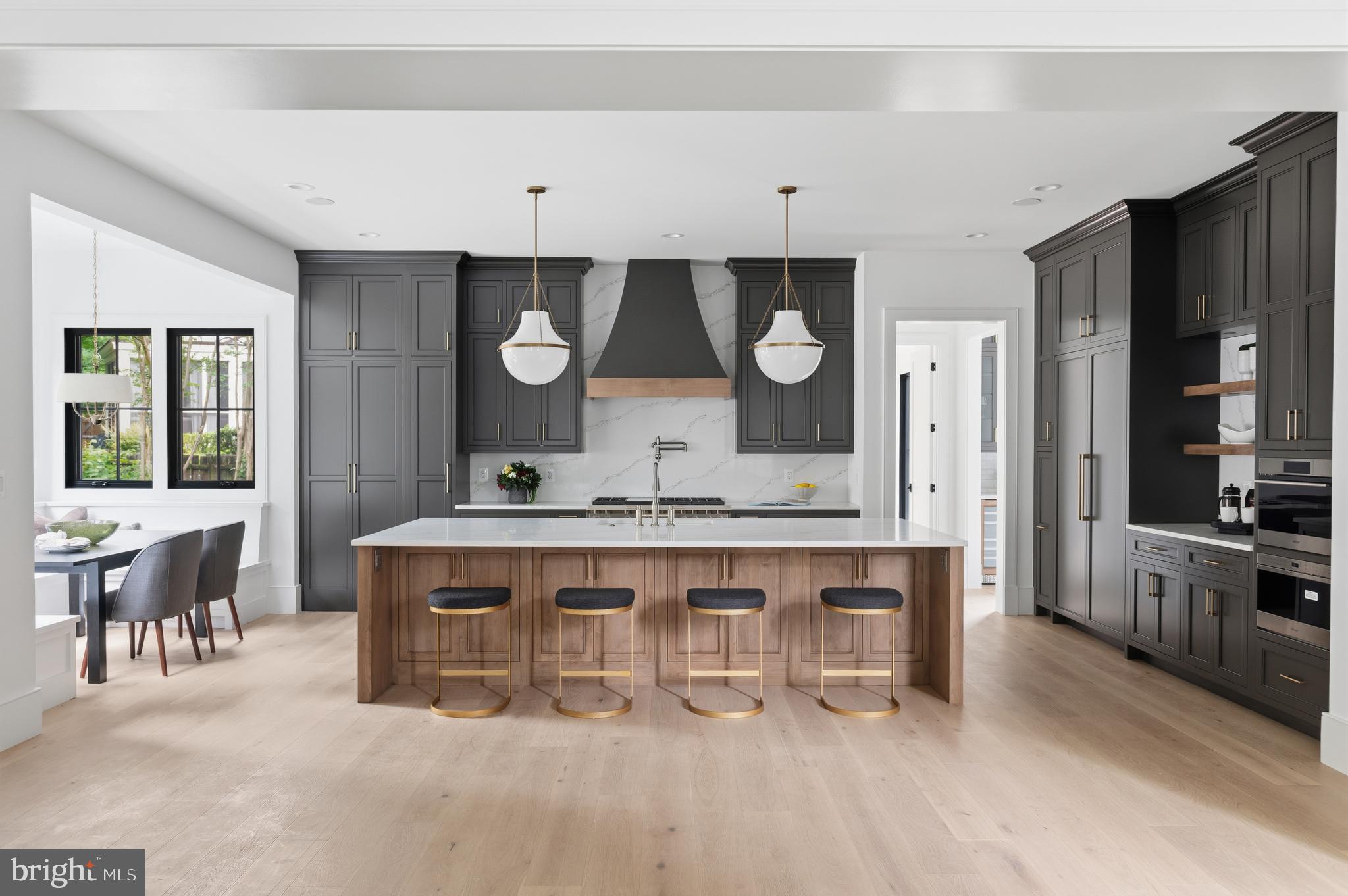 COUNTRY CLUB HILLS - Residential