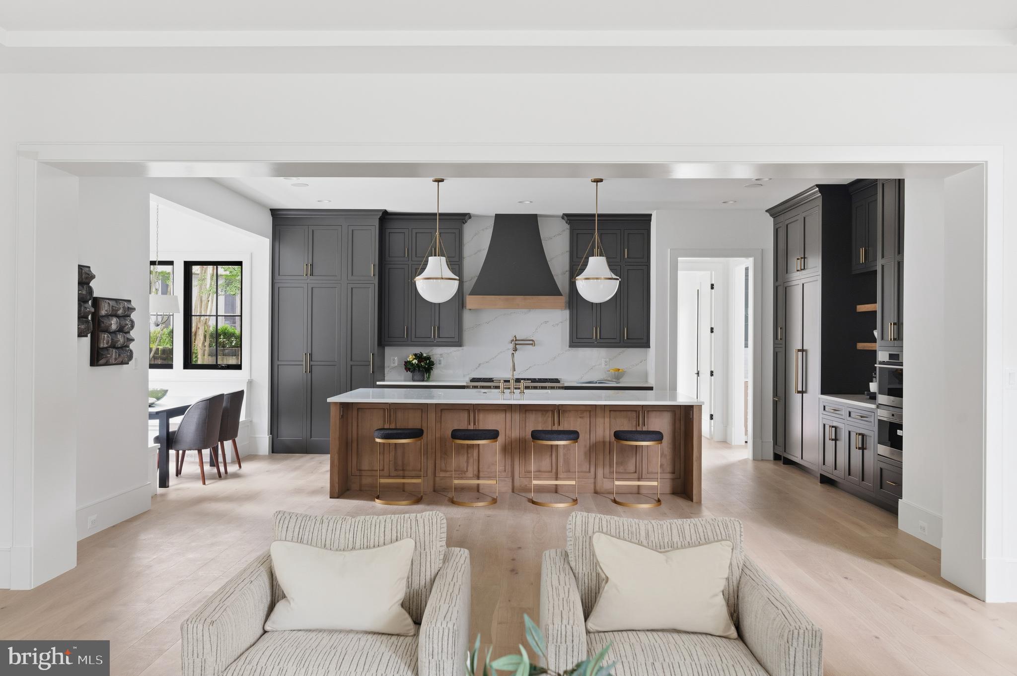 COUNTRY CLUB HILLS - Residential