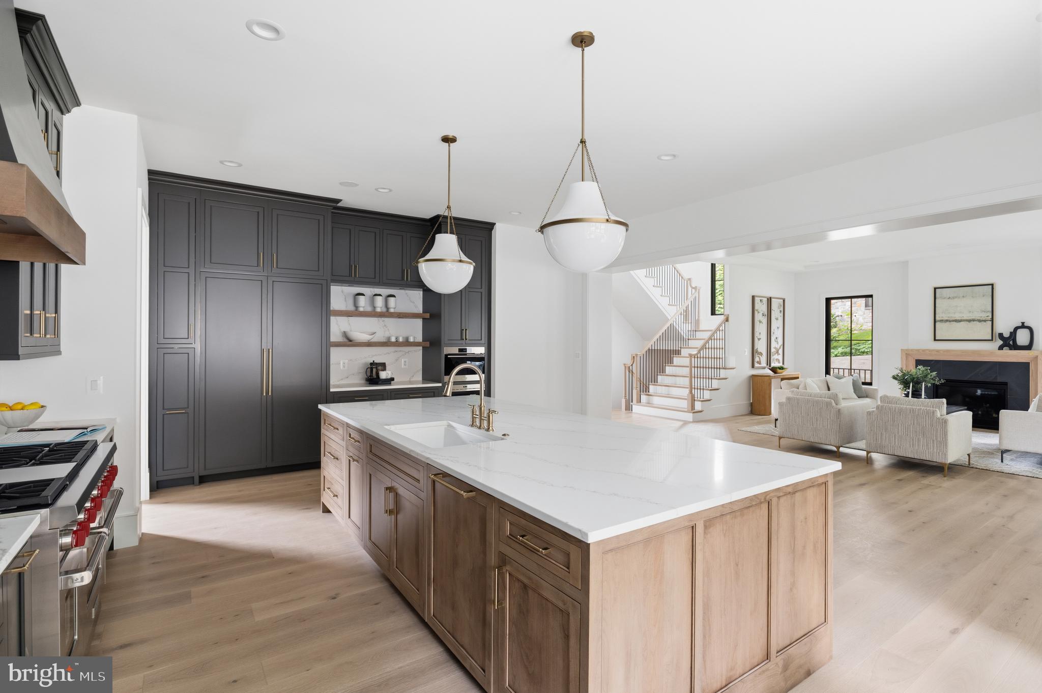 COUNTRY CLUB HILLS - Residential