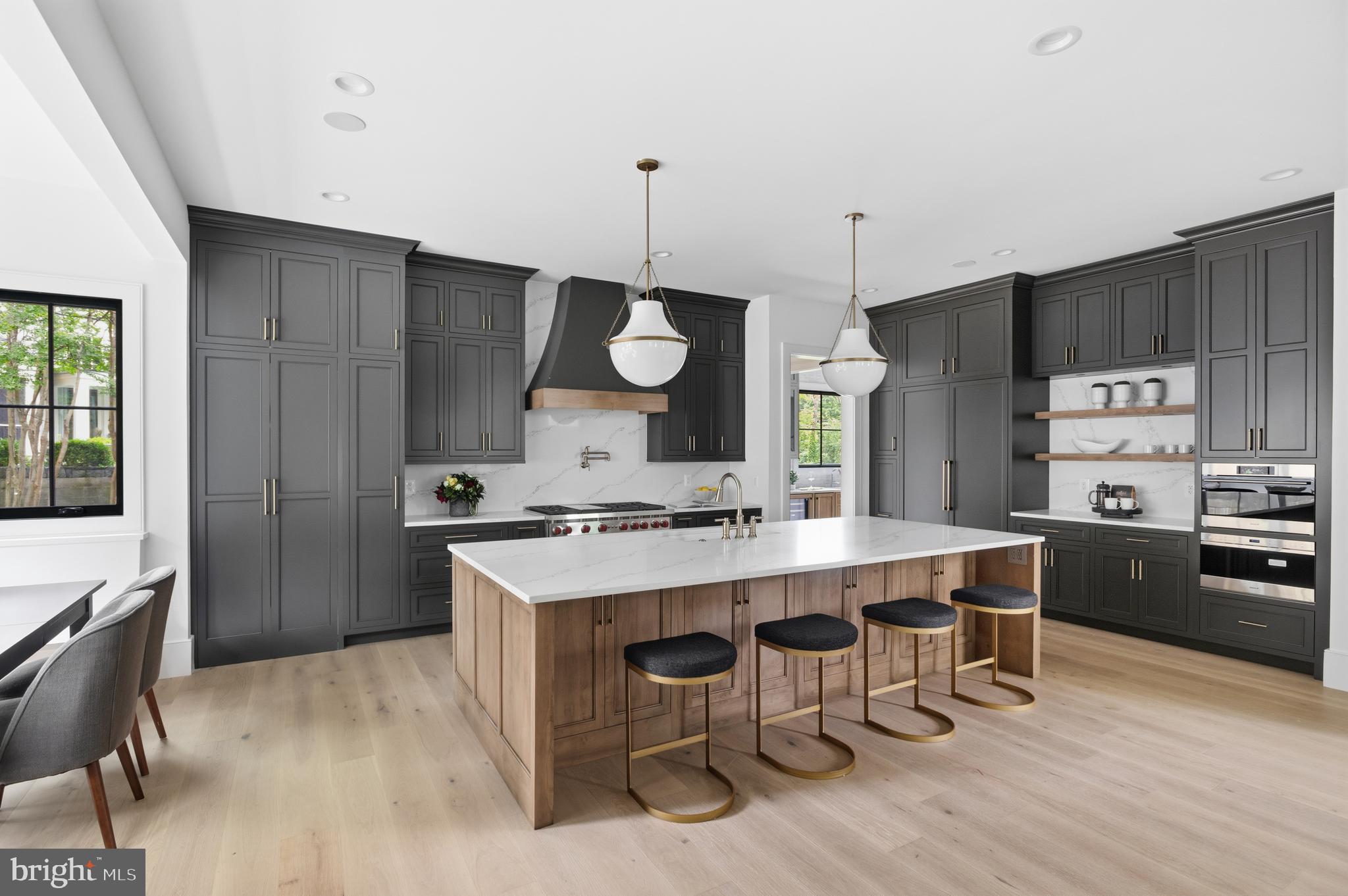 COUNTRY CLUB HILLS - Residential
