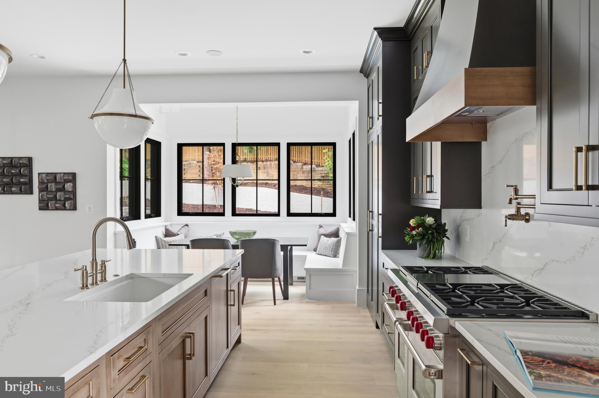 COUNTRY CLUB HILLS - Residential