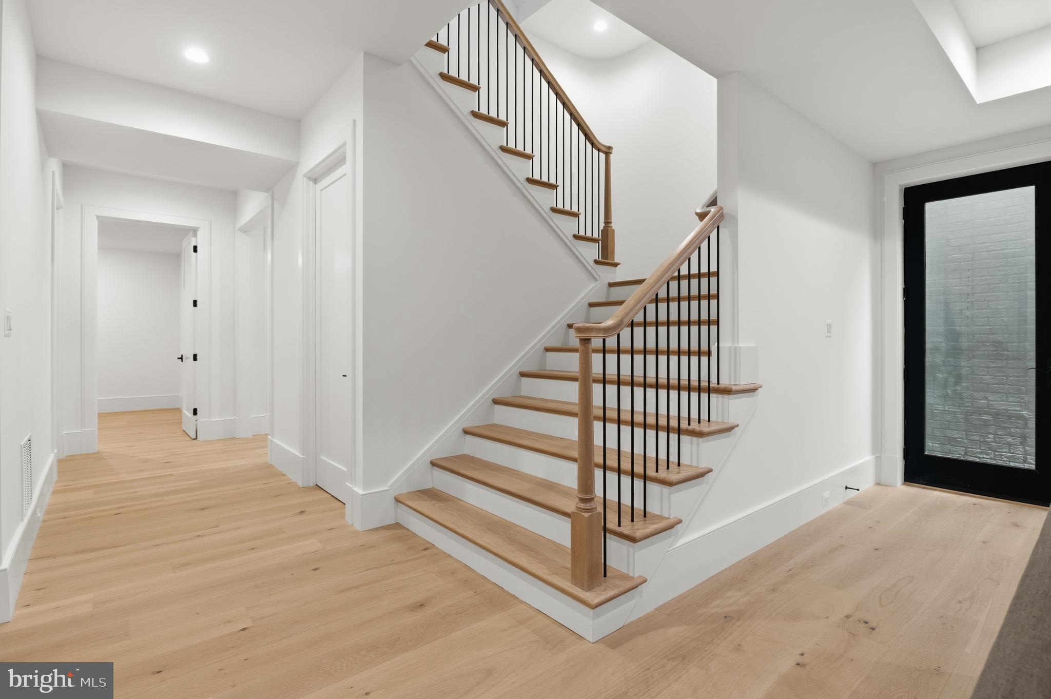 COUNTRY CLUB HILLS - Residential