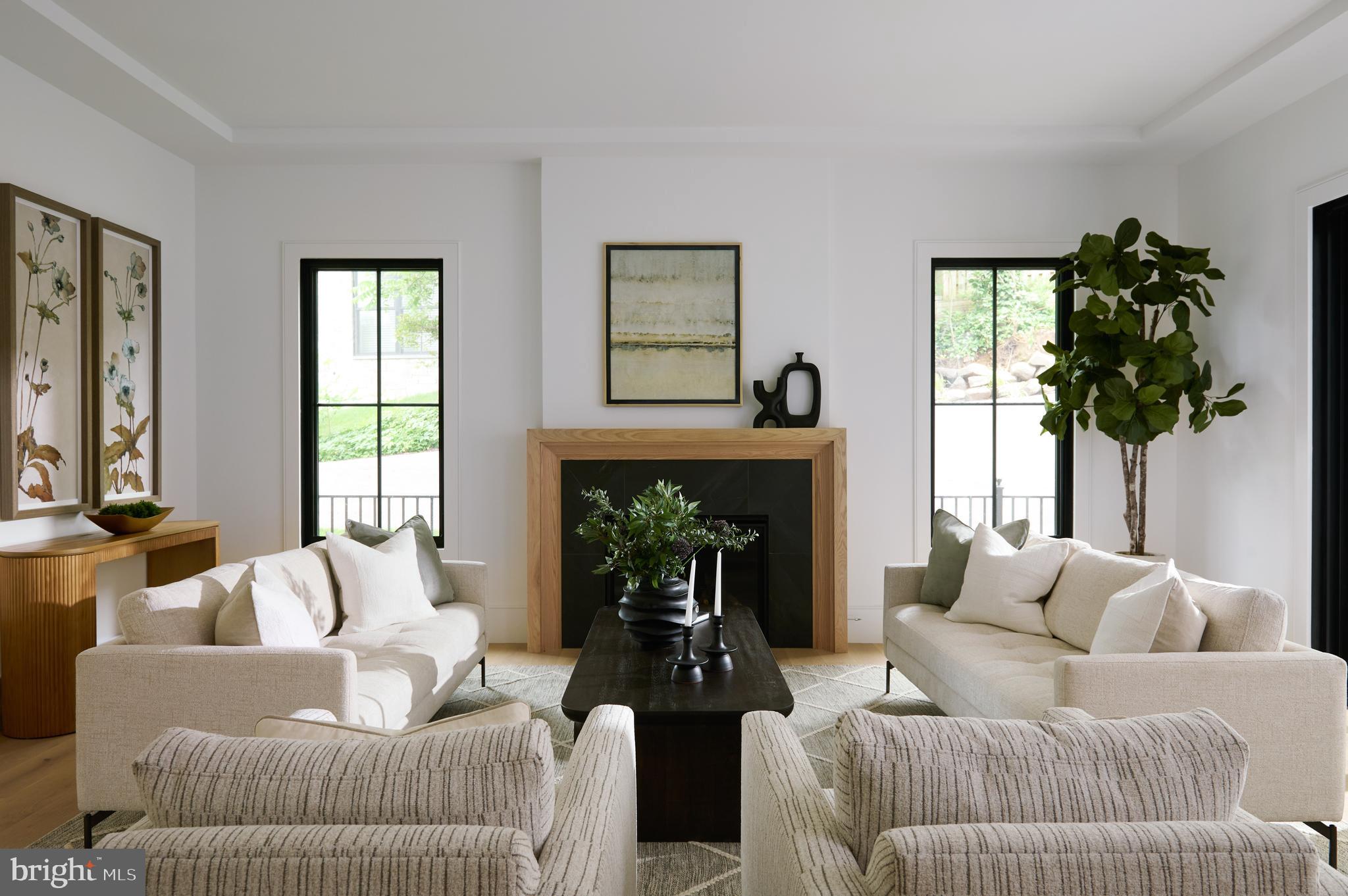 COUNTRY CLUB HILLS - Residential