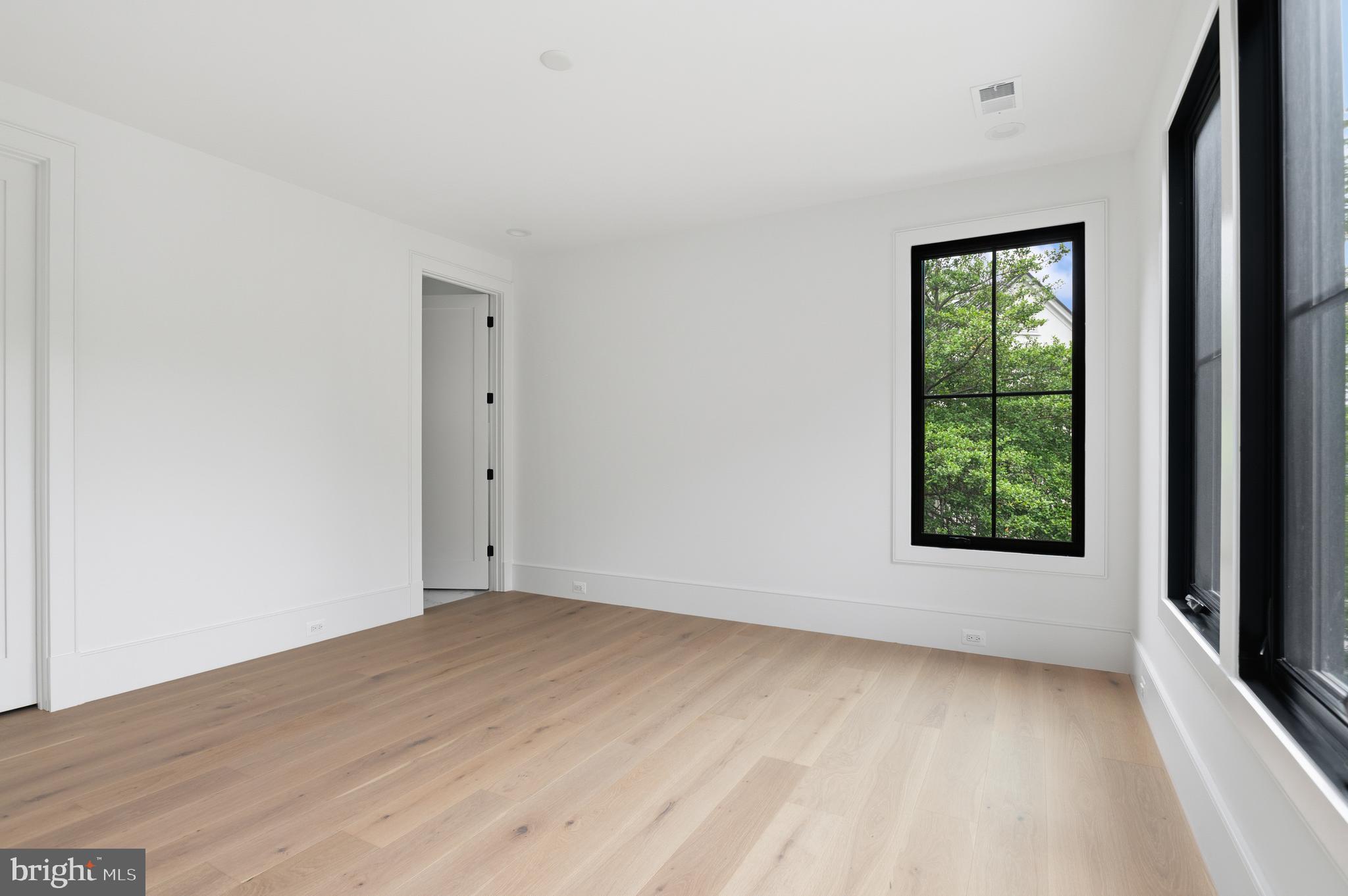 COUNTRY CLUB HILLS - Residential