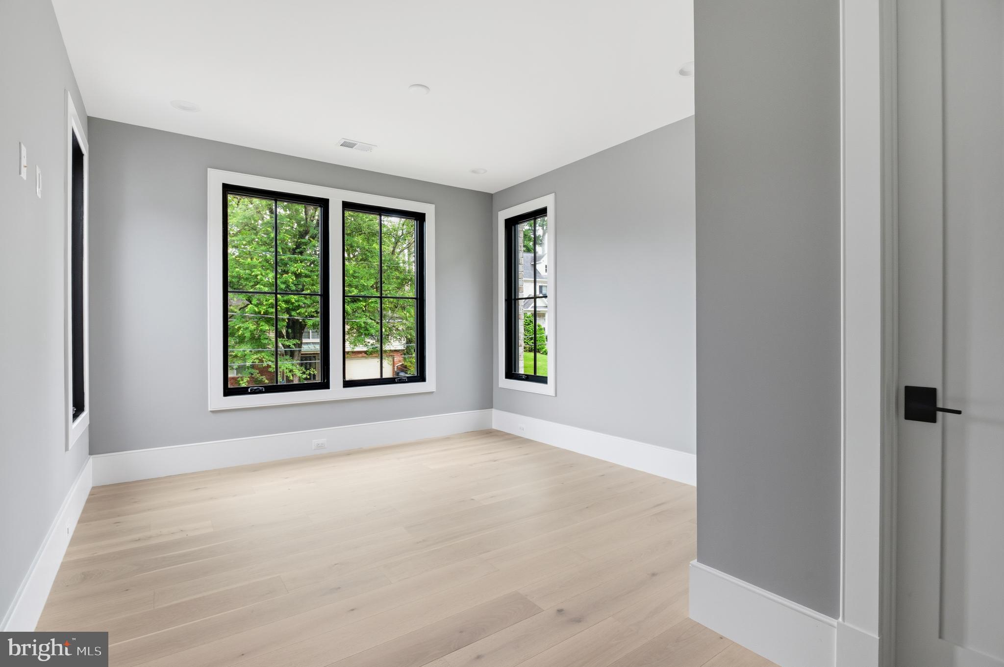 COUNTRY CLUB HILLS - Residential