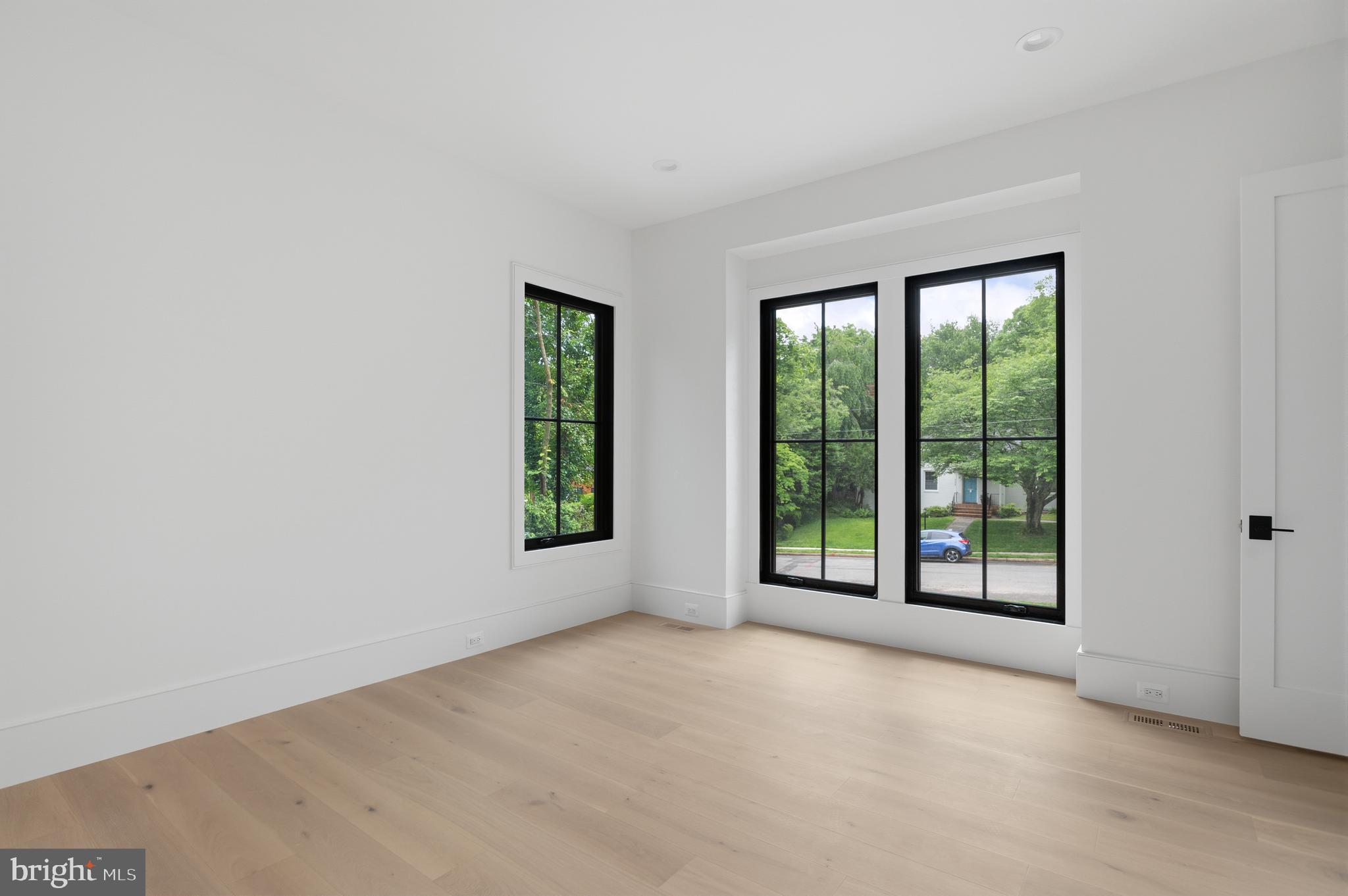 COUNTRY CLUB HILLS - Residential