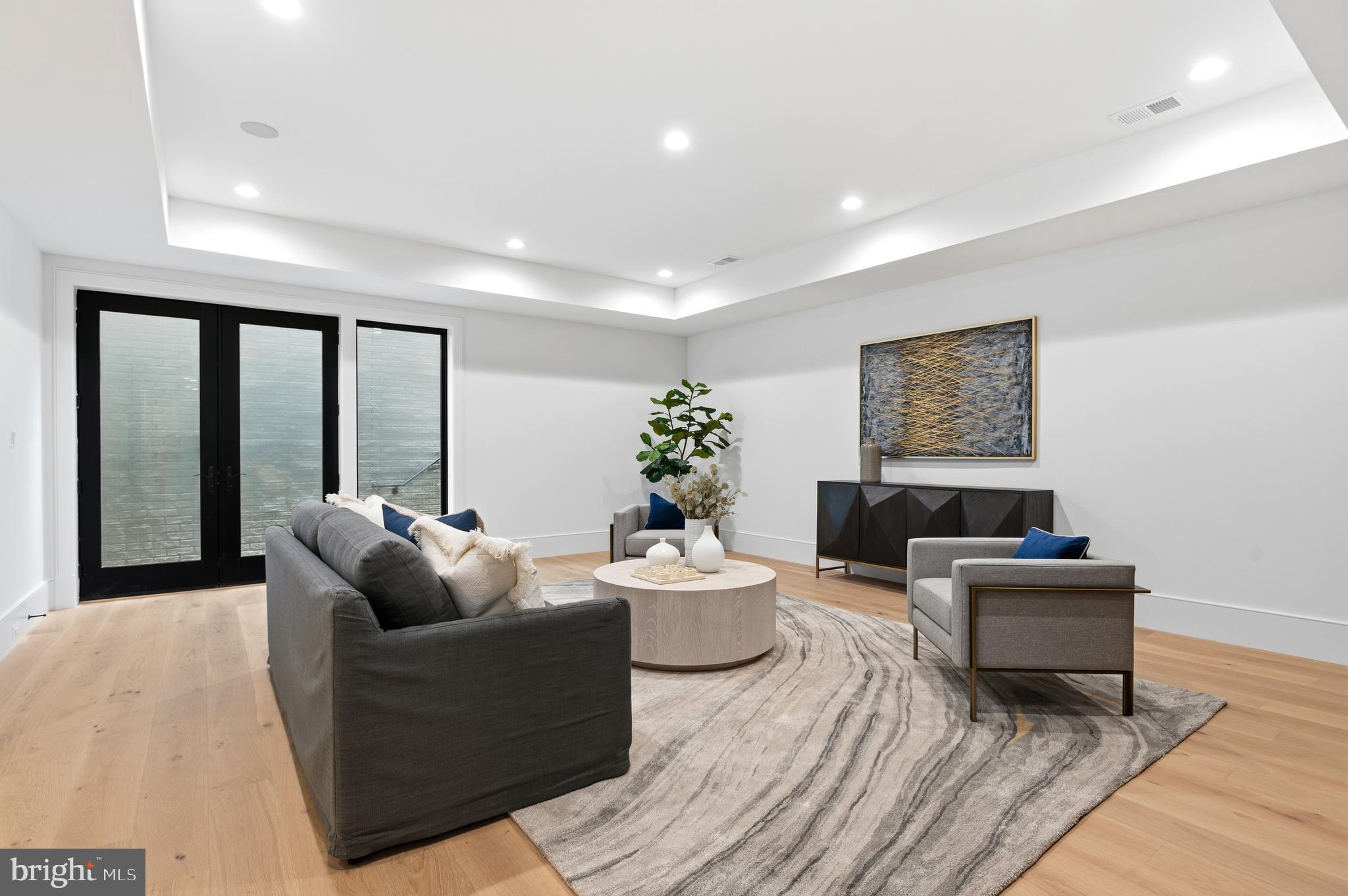 COUNTRY CLUB HILLS - Residential