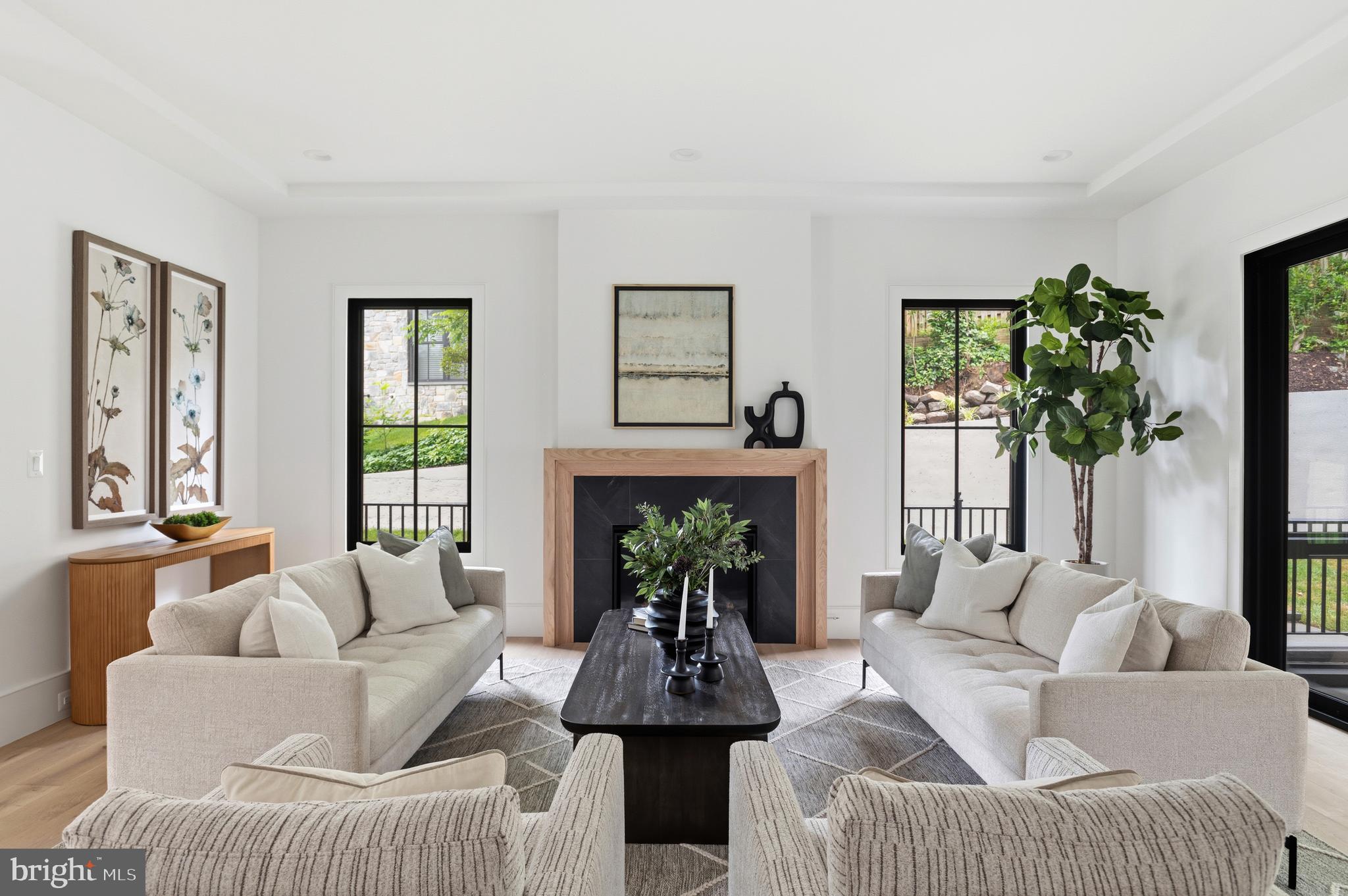COUNTRY CLUB HILLS - Residential