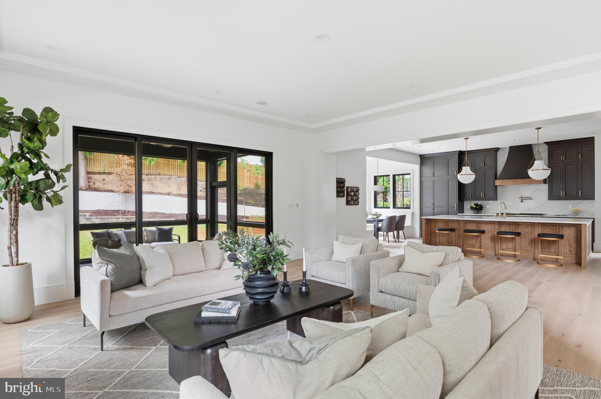 COUNTRY CLUB HILLS - Residential