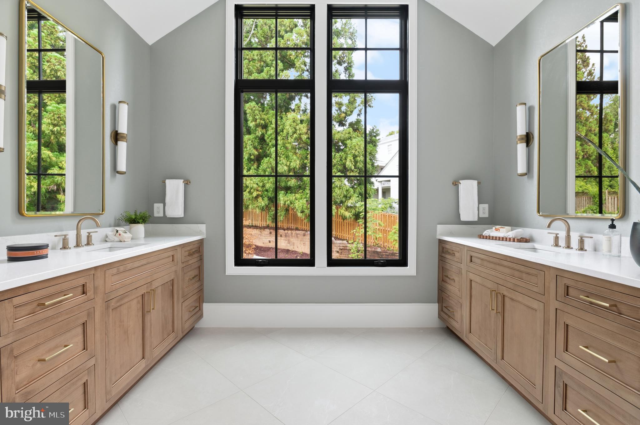 COUNTRY CLUB HILLS - Residential