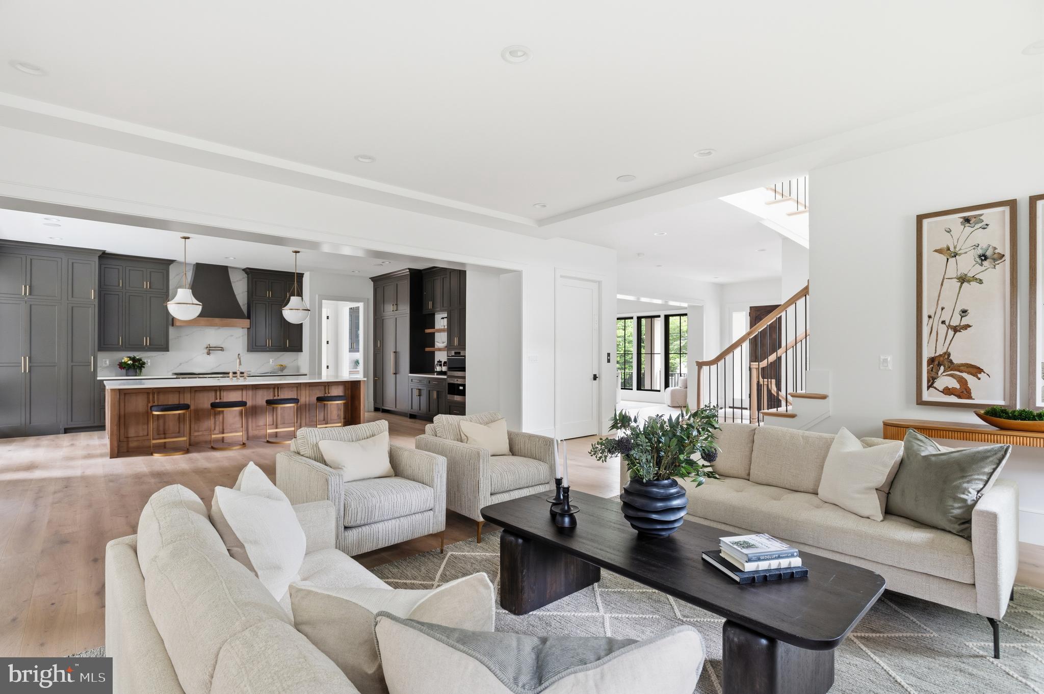 COUNTRY CLUB HILLS - Residential