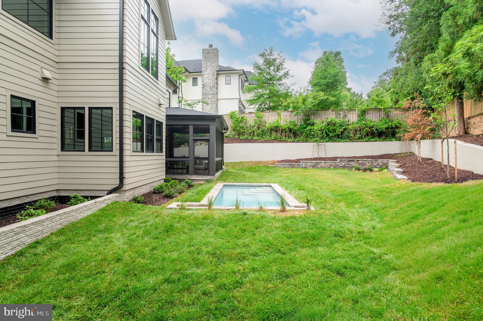 COUNTRY CLUB HILLS - Residential