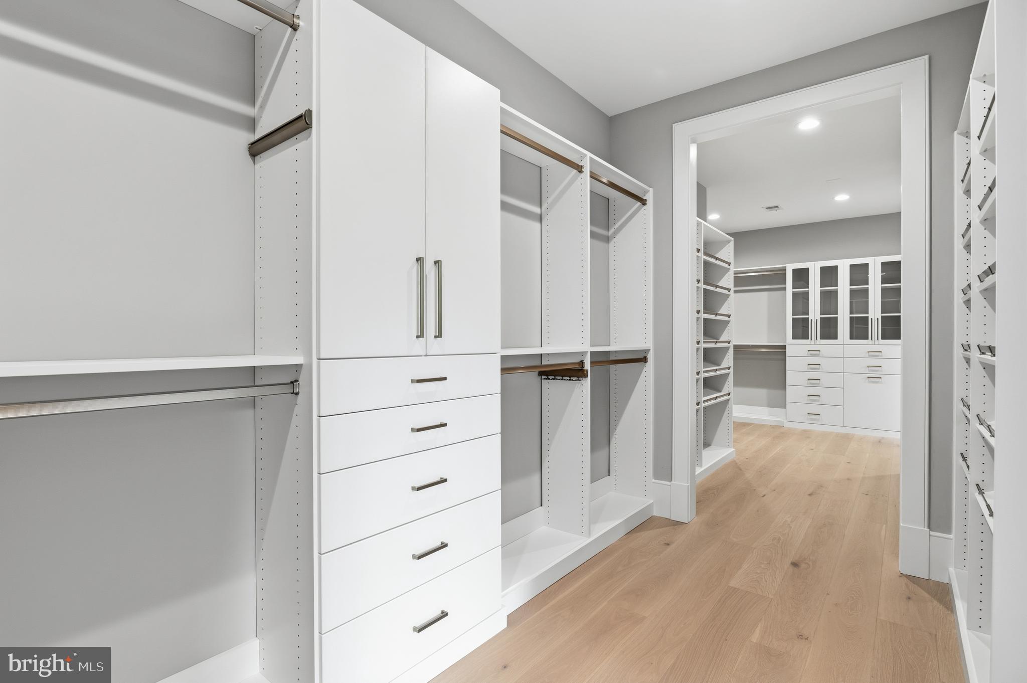 COUNTRY CLUB HILLS - Residential