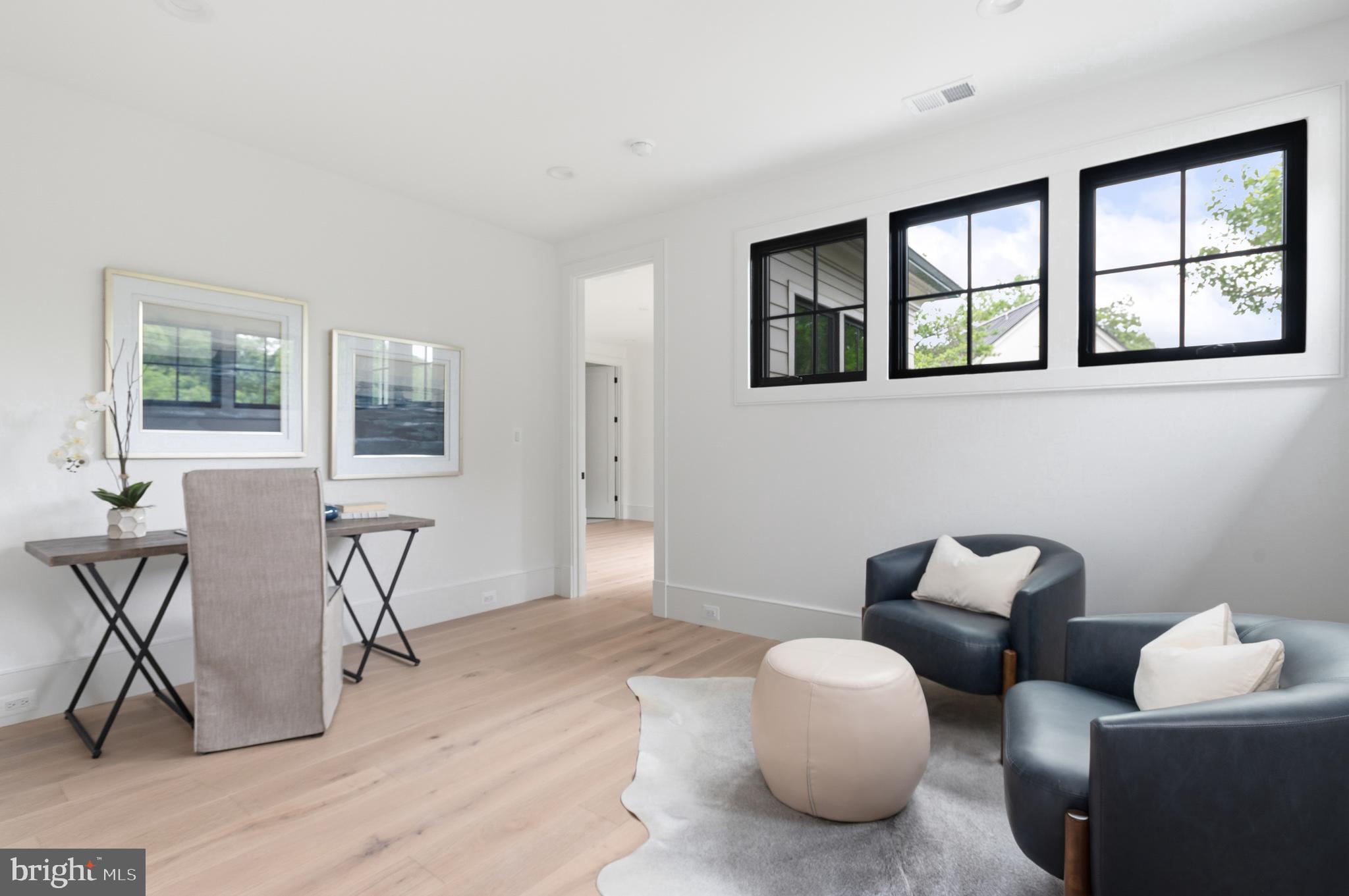 COUNTRY CLUB HILLS - Residential