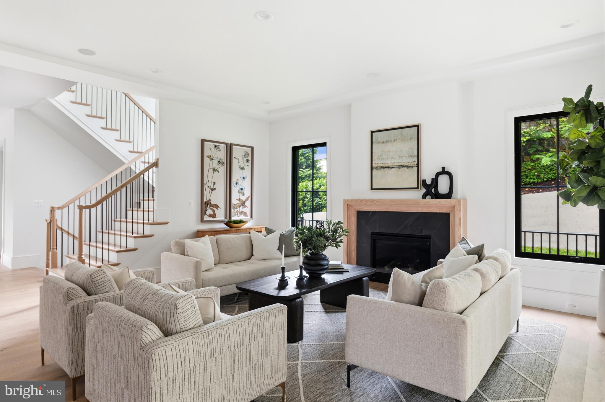 COUNTRY CLUB HILLS - Residential