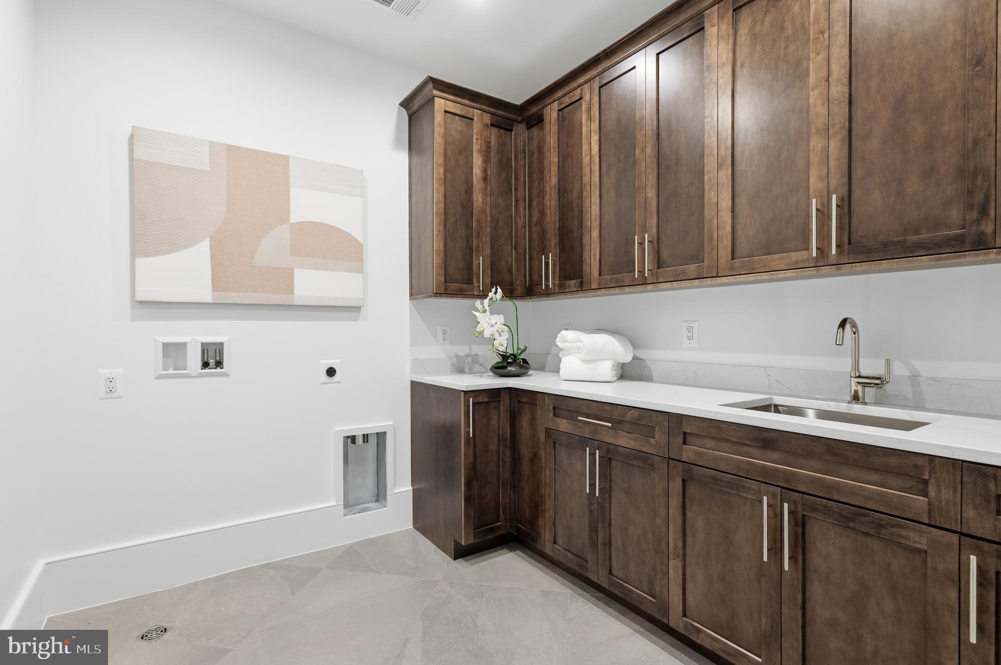 COUNTRY CLUB HILLS - Residential