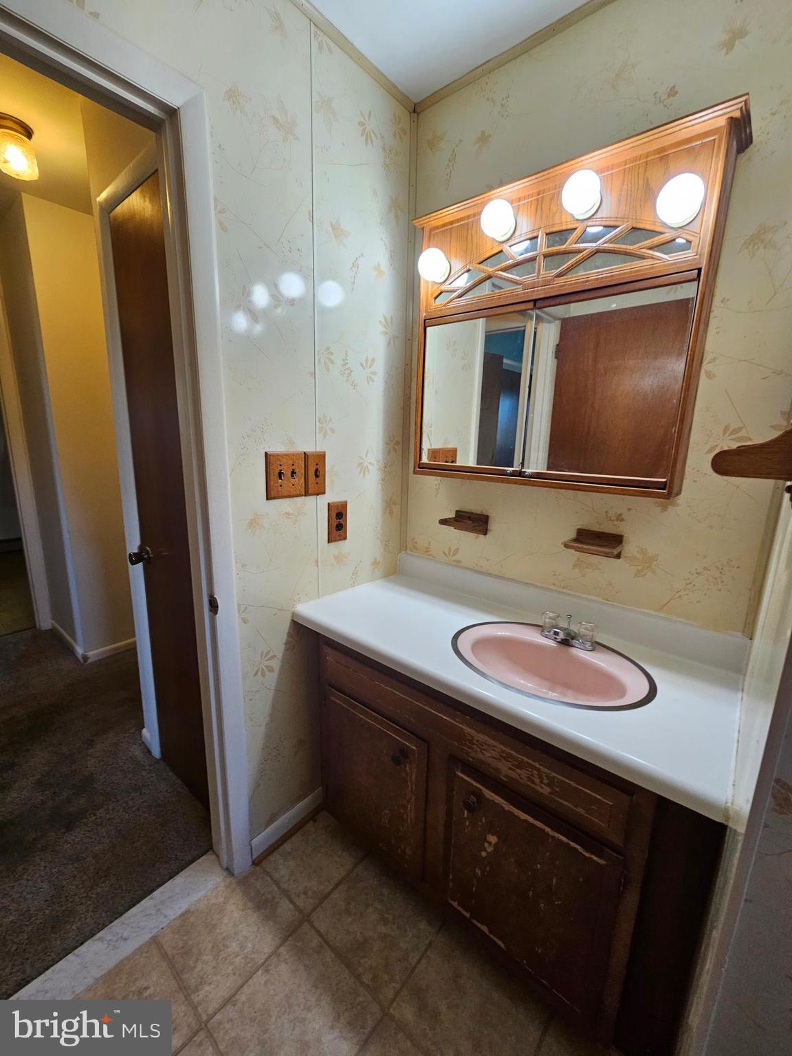 HAMPSTEAD - Residential