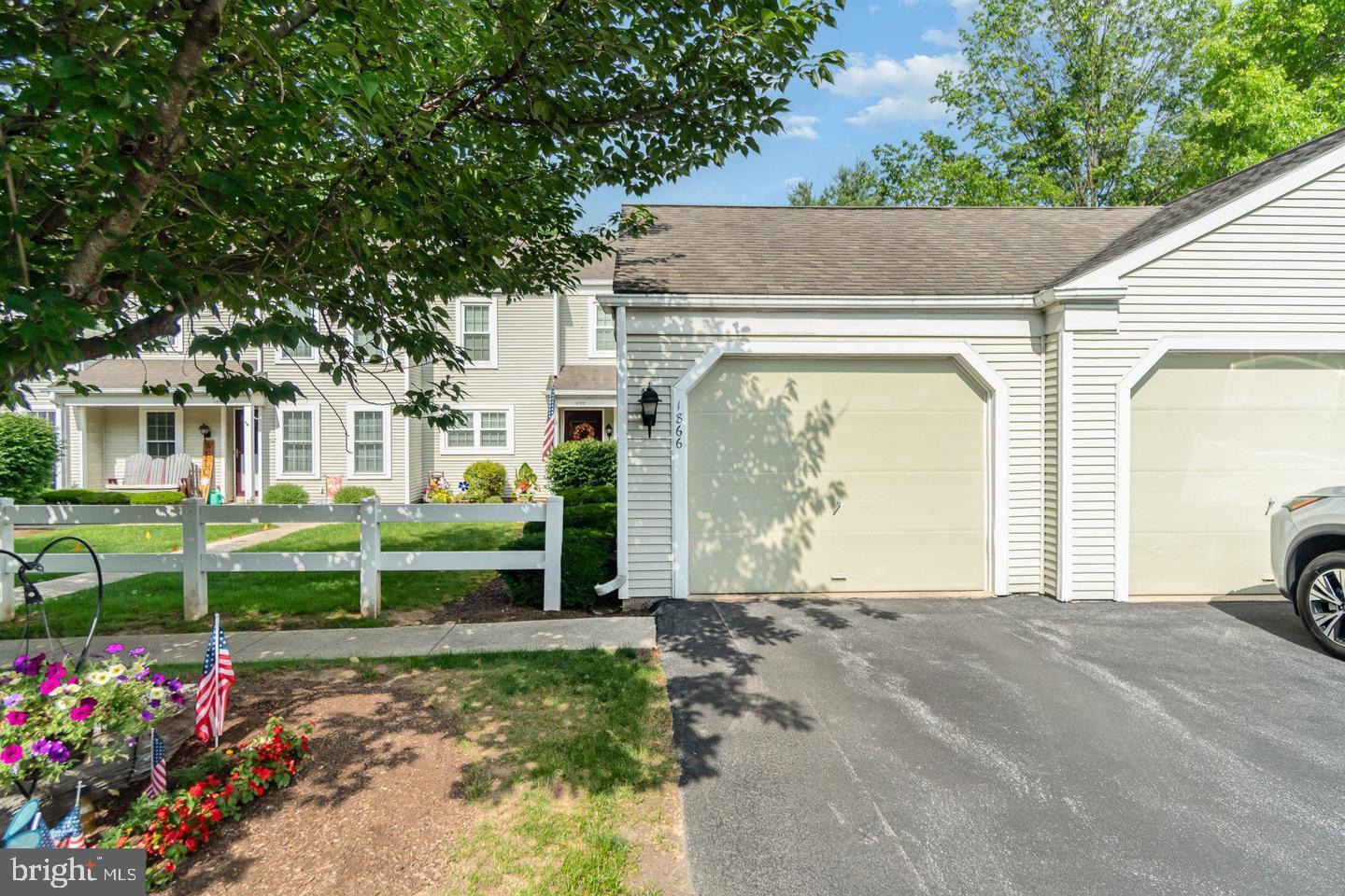 ROCKLEDGE - Residential Lease