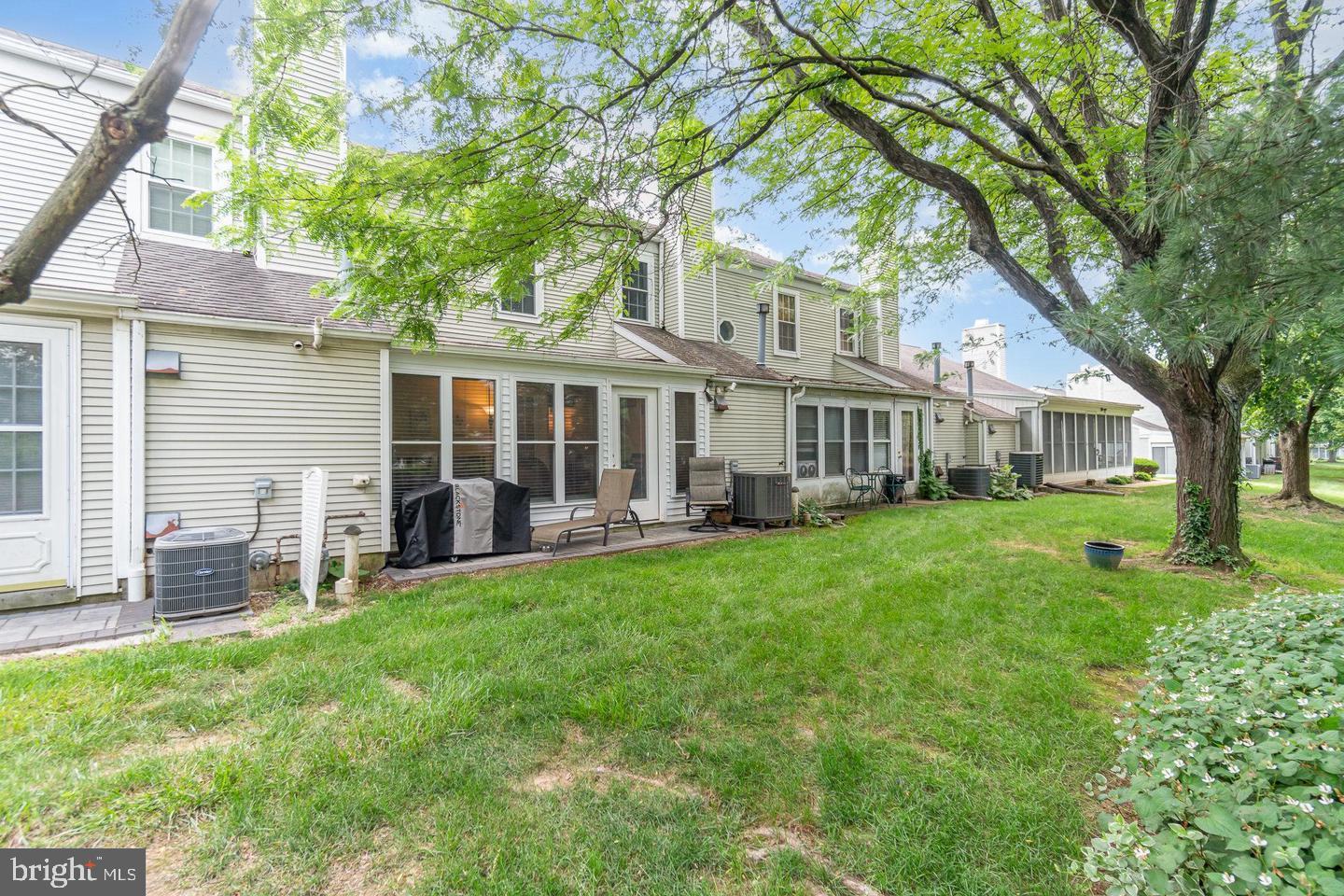 ROCKLEDGE - Residential Lease