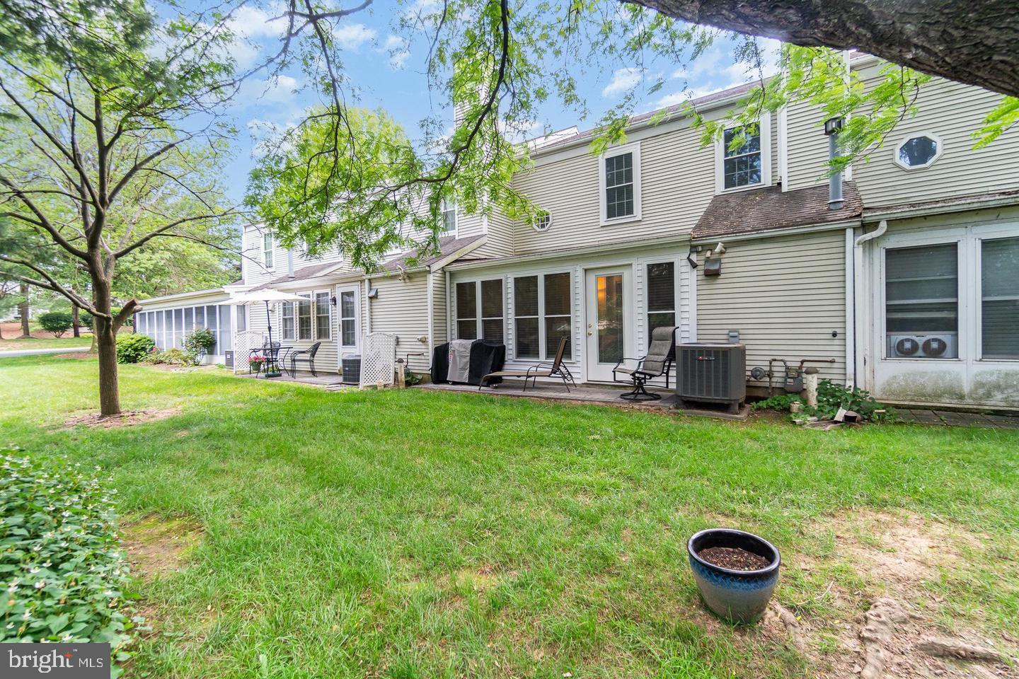 ROCKLEDGE - Residential Lease