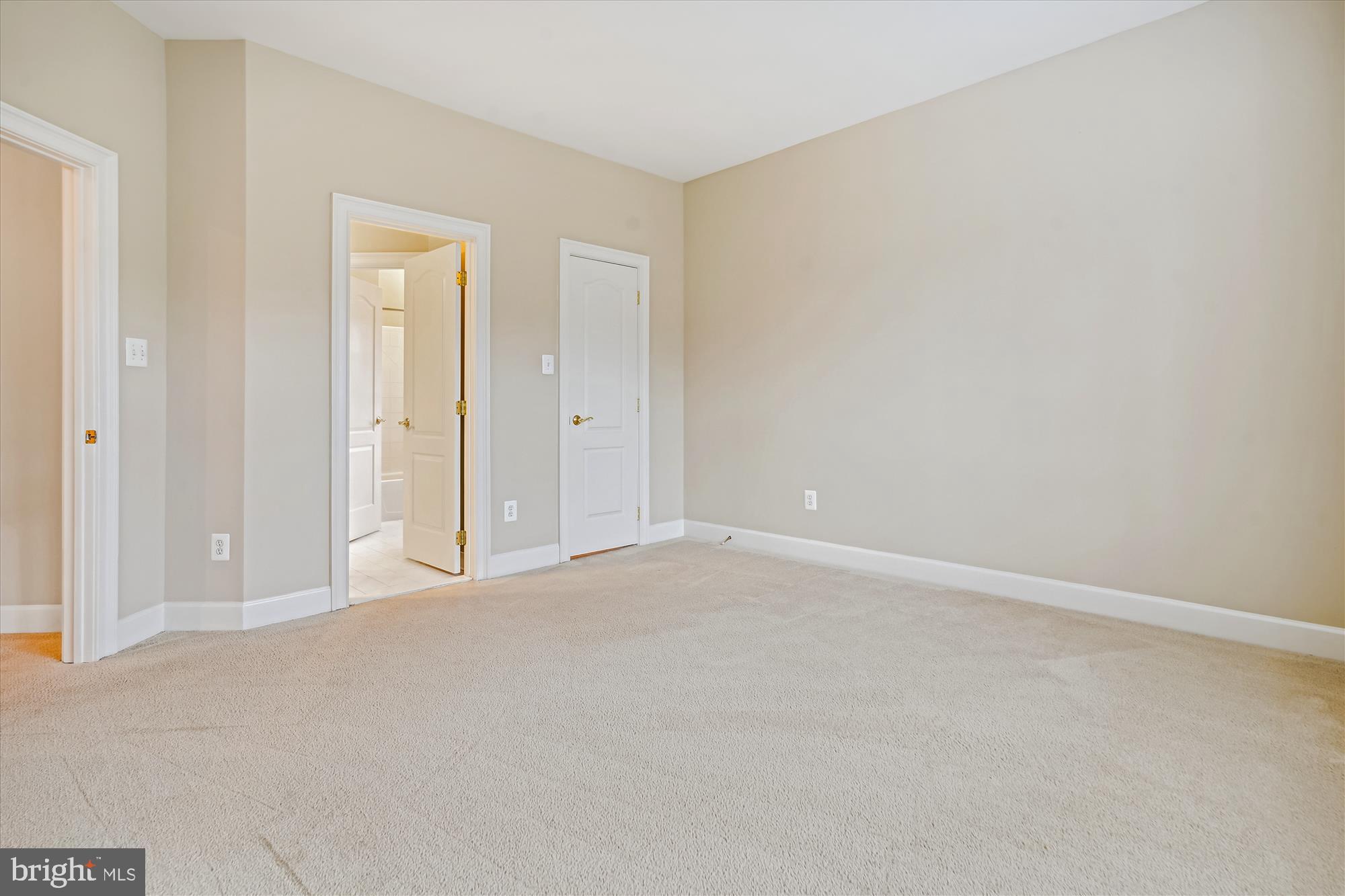 NORTH POINT GLEN - Residential