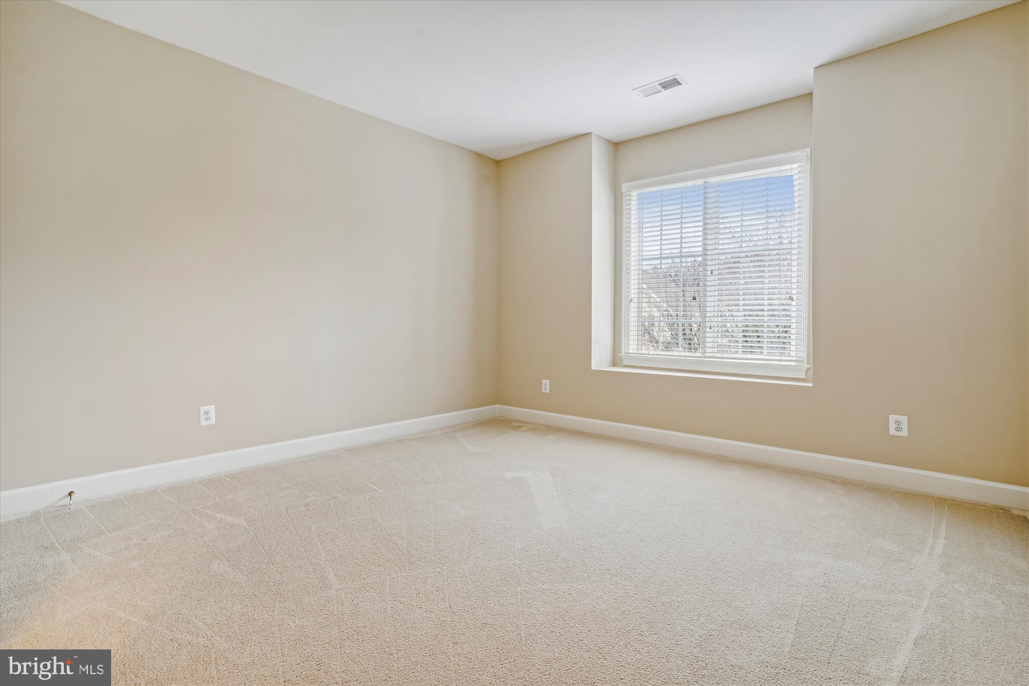 NORTH POINT GLEN - Residential